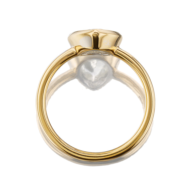 g-h-i color, vs clarity diamond in yellow gold setting