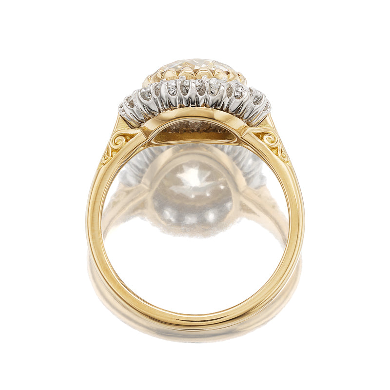 m-z color, si-i clarity diamond in two-tone setting