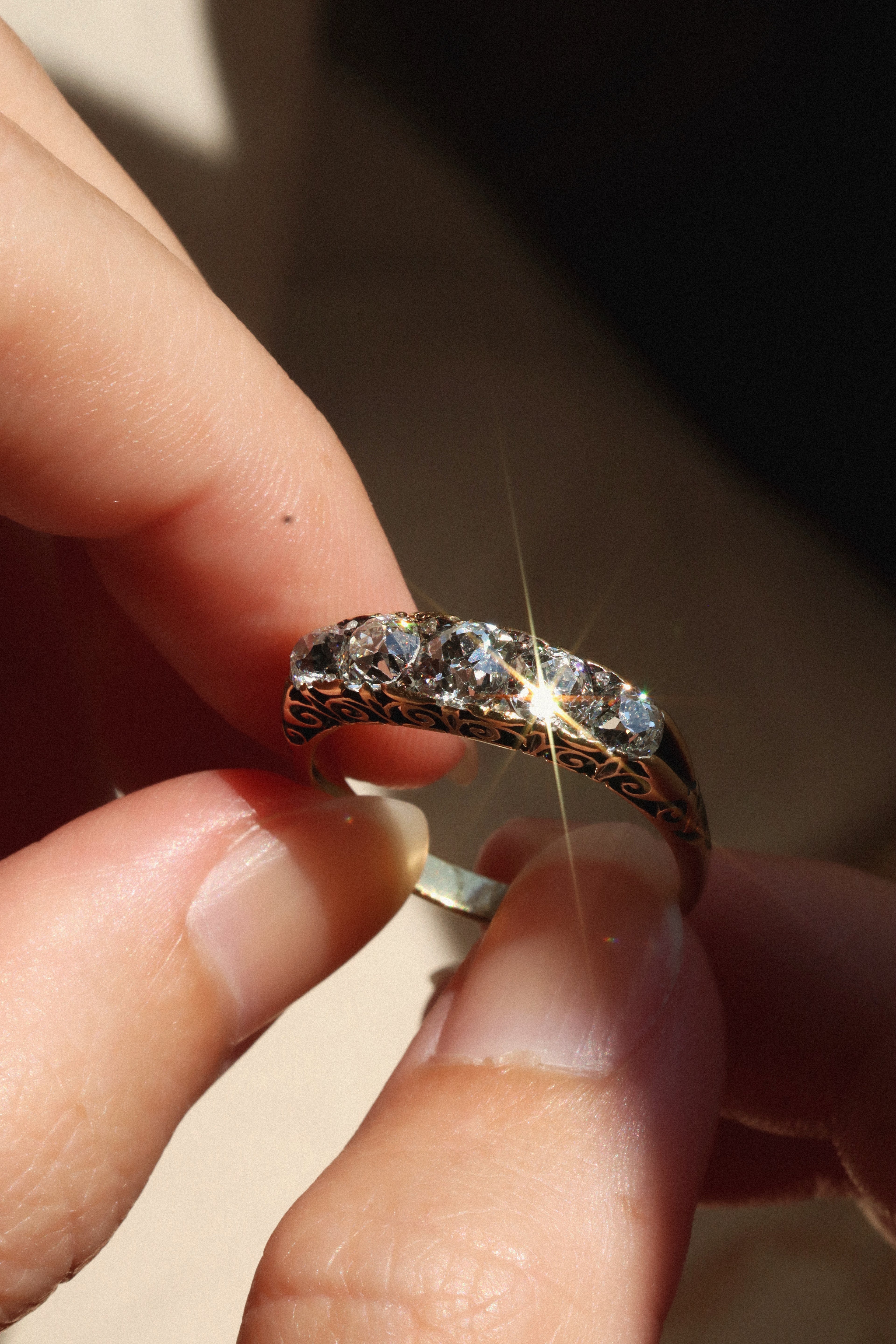 g-h-i color, vs clarity diamond in yellow gold setting