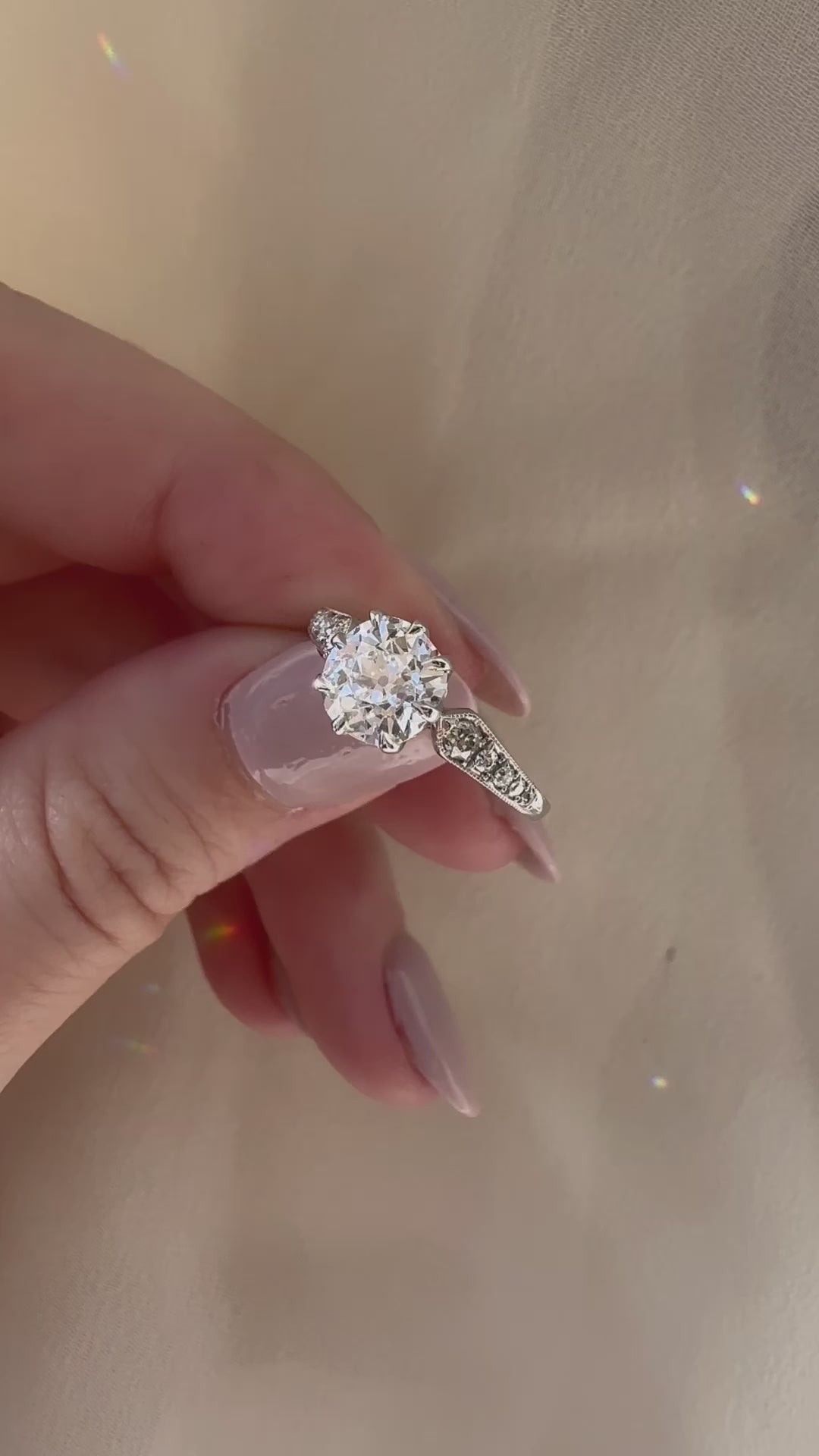 d-e-f color, vs clarity diamond in platinum setting