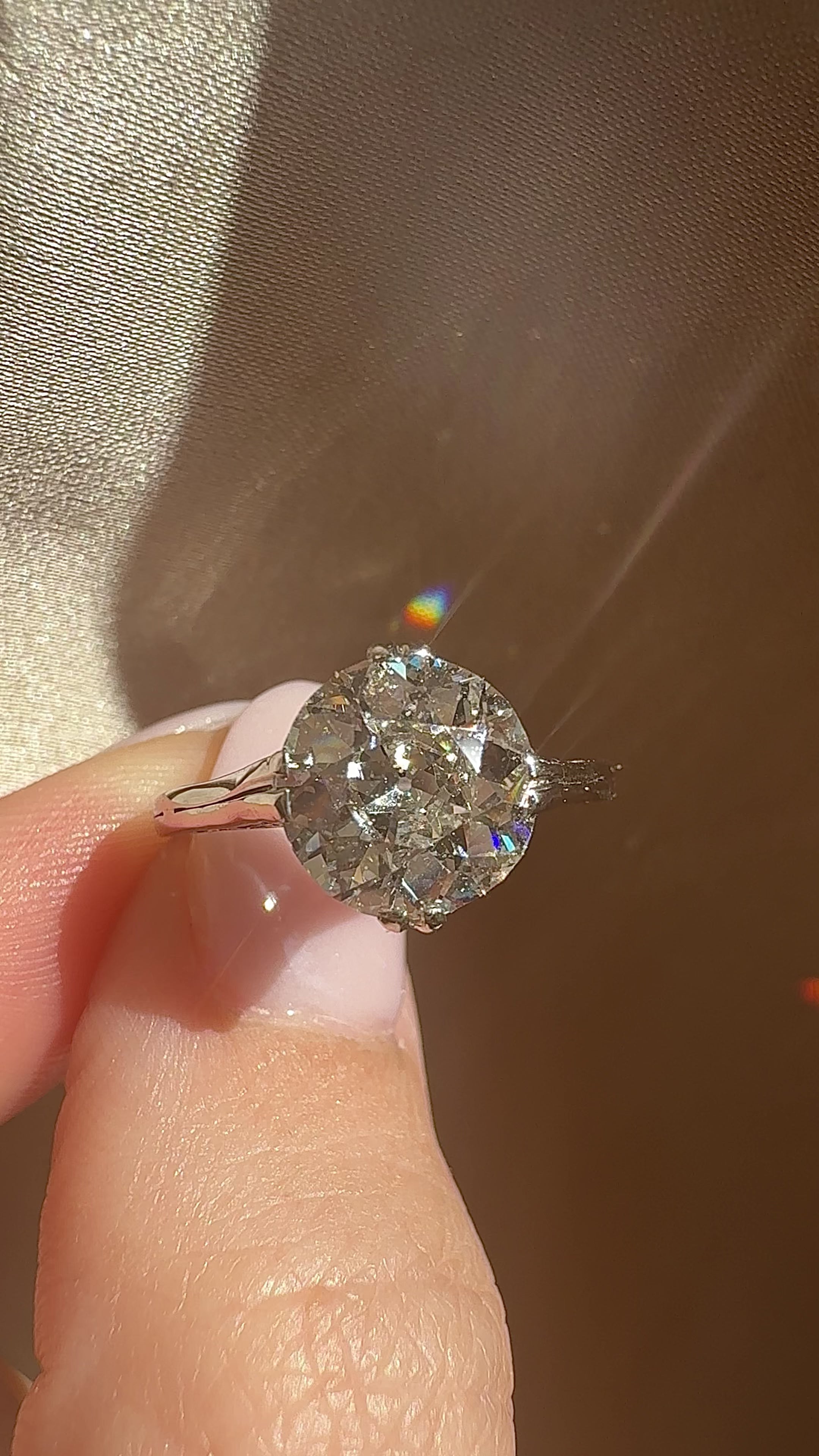 g-h-i color, vs clarity diamond in platinum setting