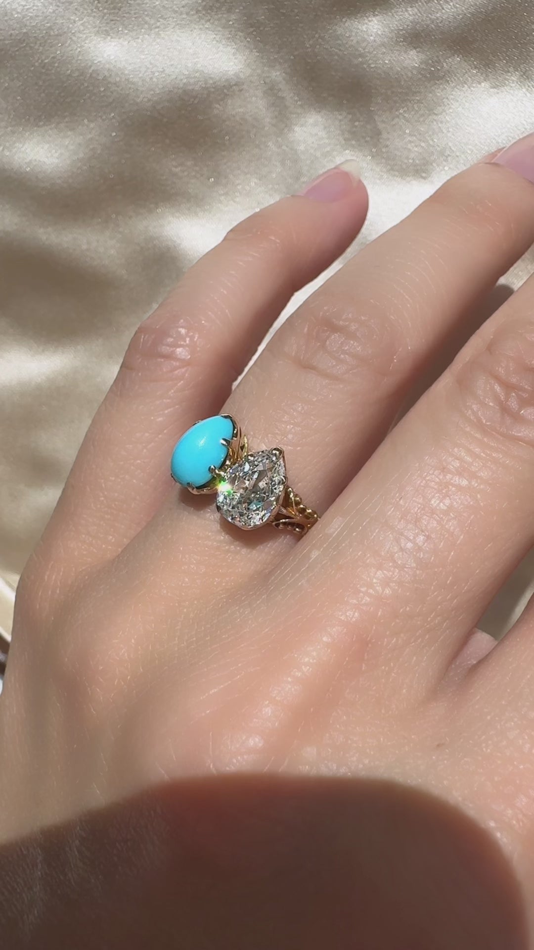 g-h-i color, si-i clarity diamond in yellow gold setting