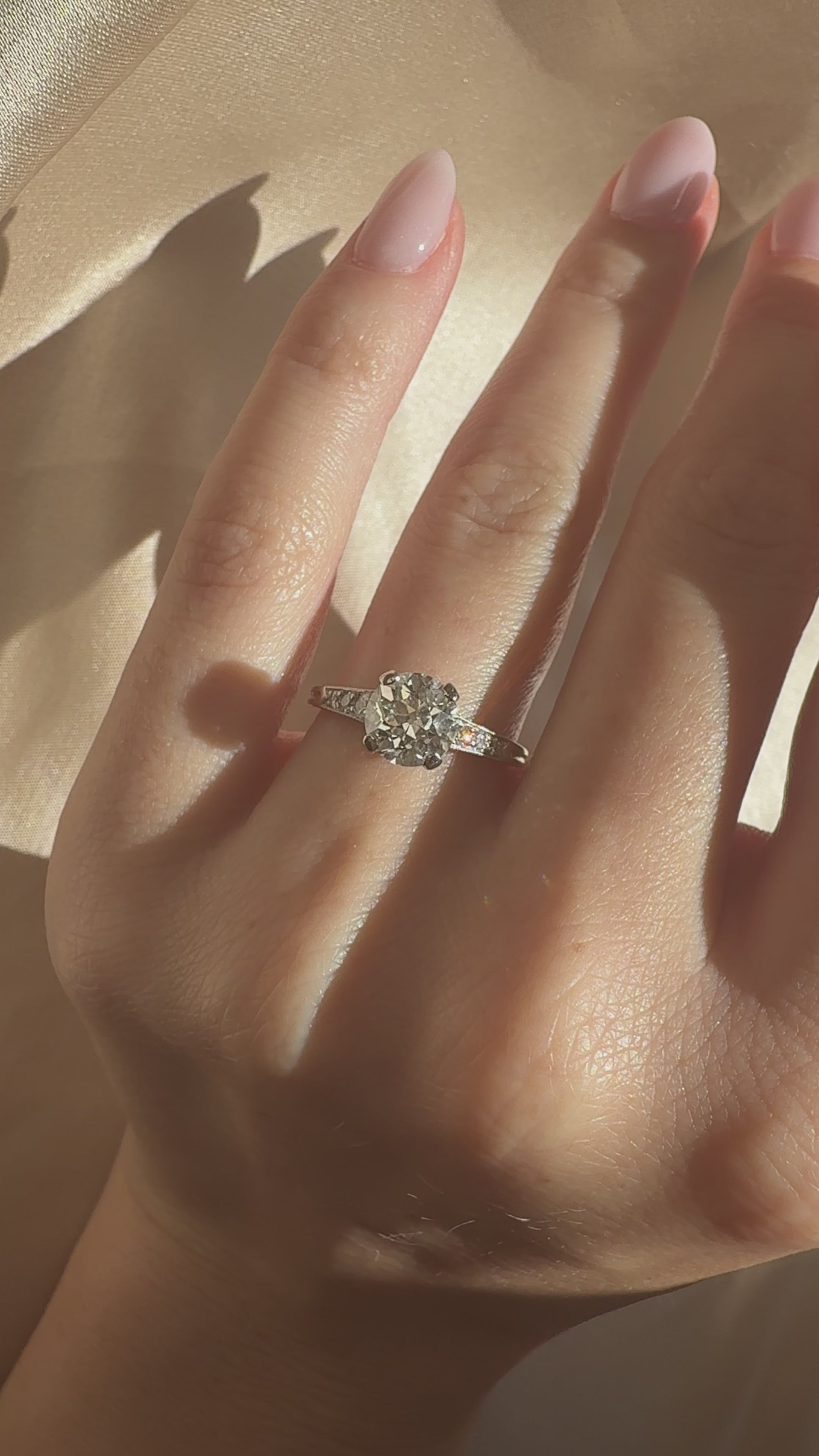 g-h-i color, vs clarity diamond in platinum setting