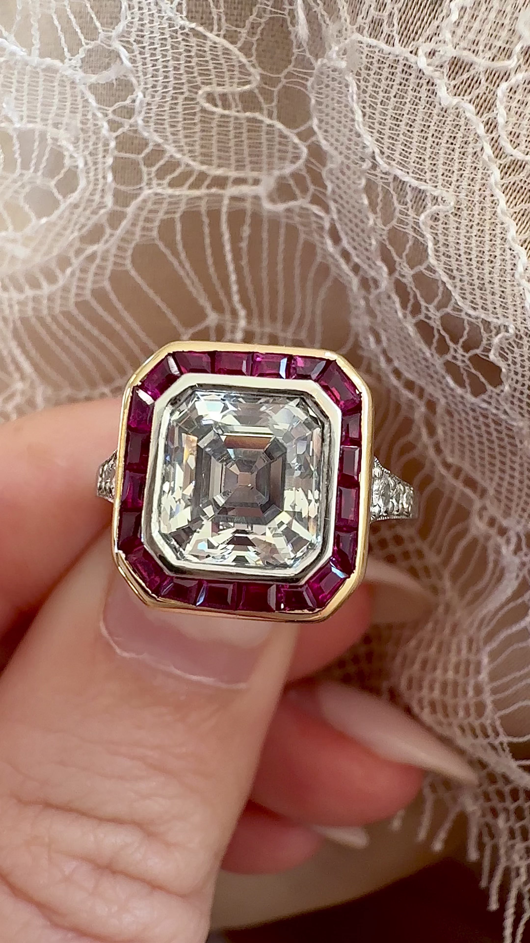 g-h-i color, vs clarity diamond in two-tone setting