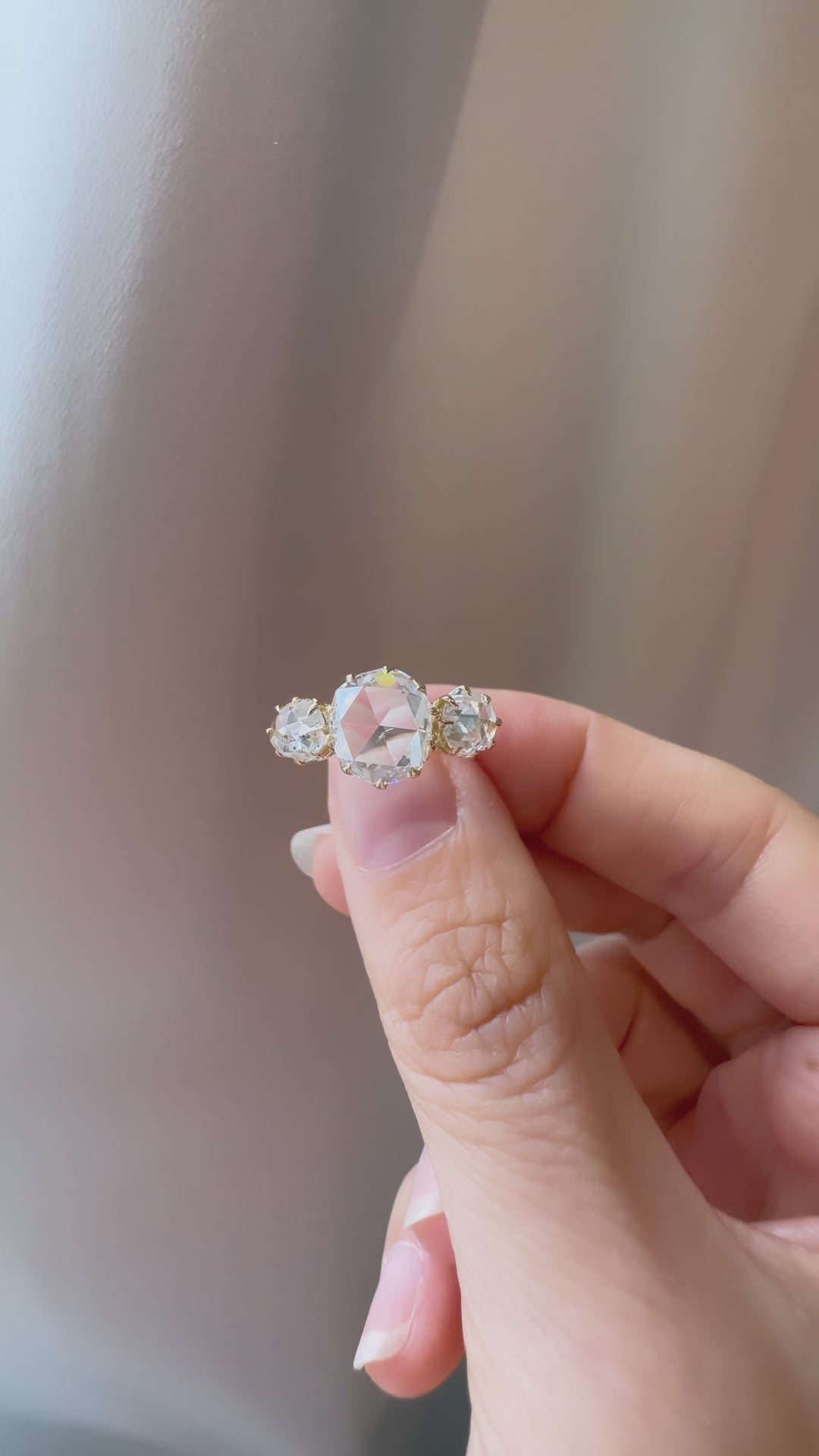 j-k-l color, si-i clarity diamond in yellow gold setting