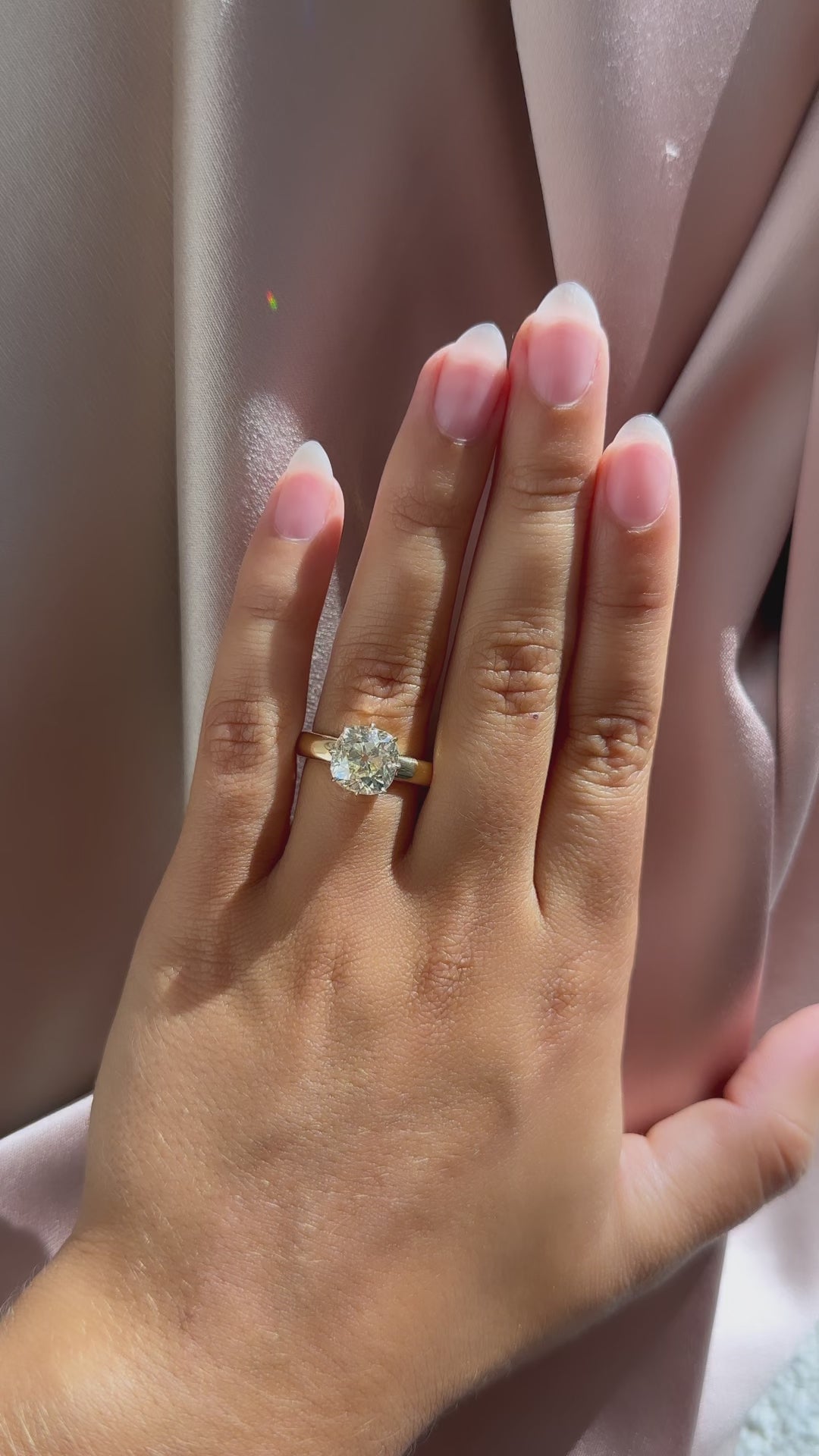 m-z color, vs clarity diamond in yellow gold setting