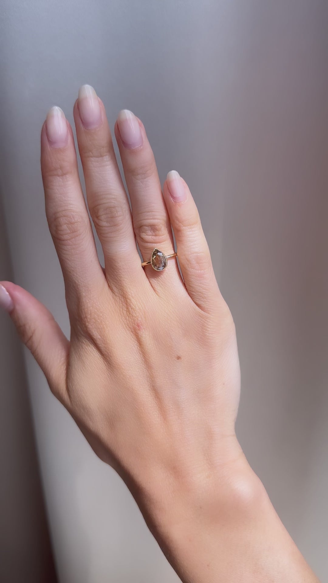 fancy color, si-i clarity diamond in yellow gold setting