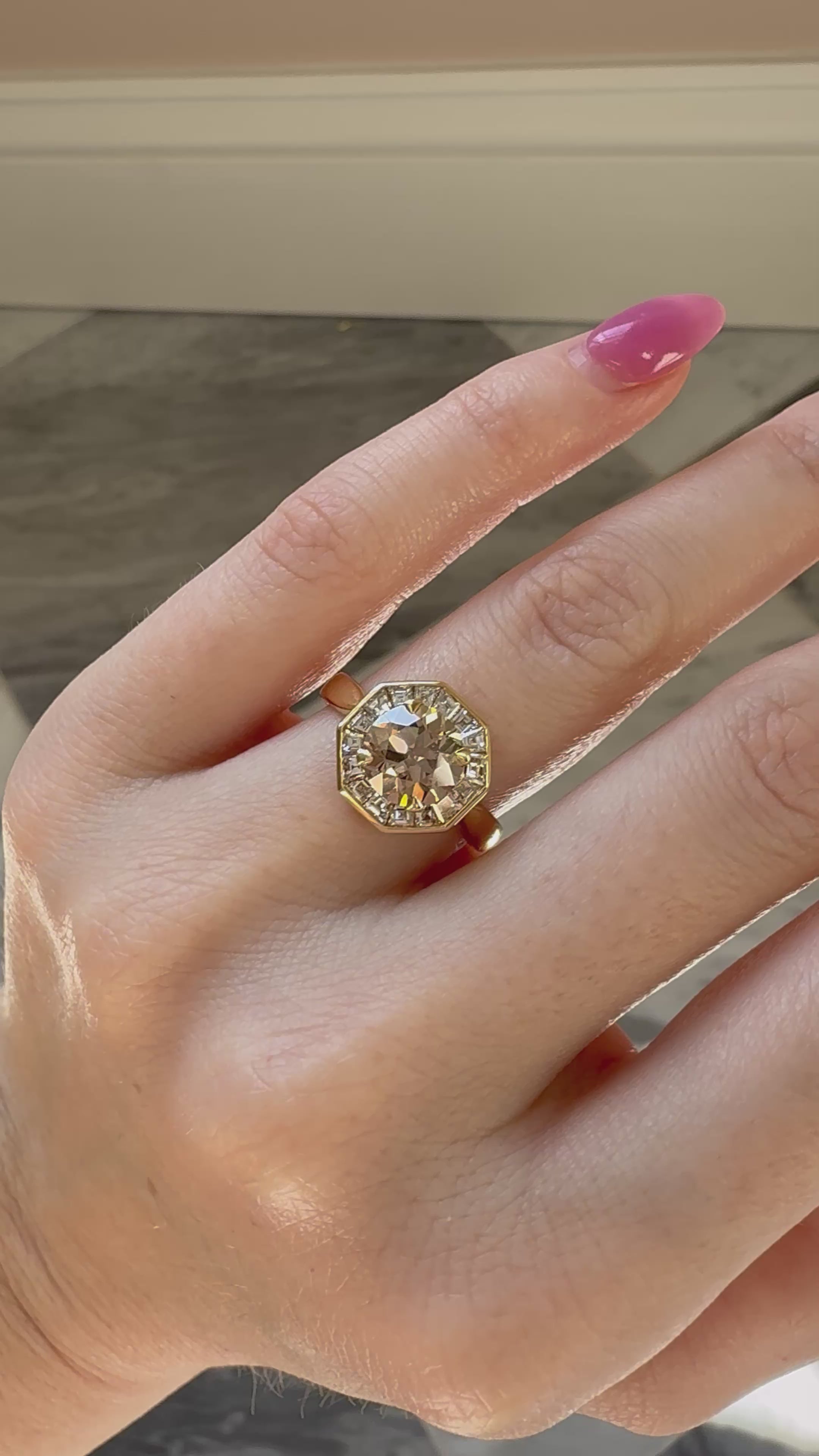 fancy color, si-i clarity diamond in yellow gold setting