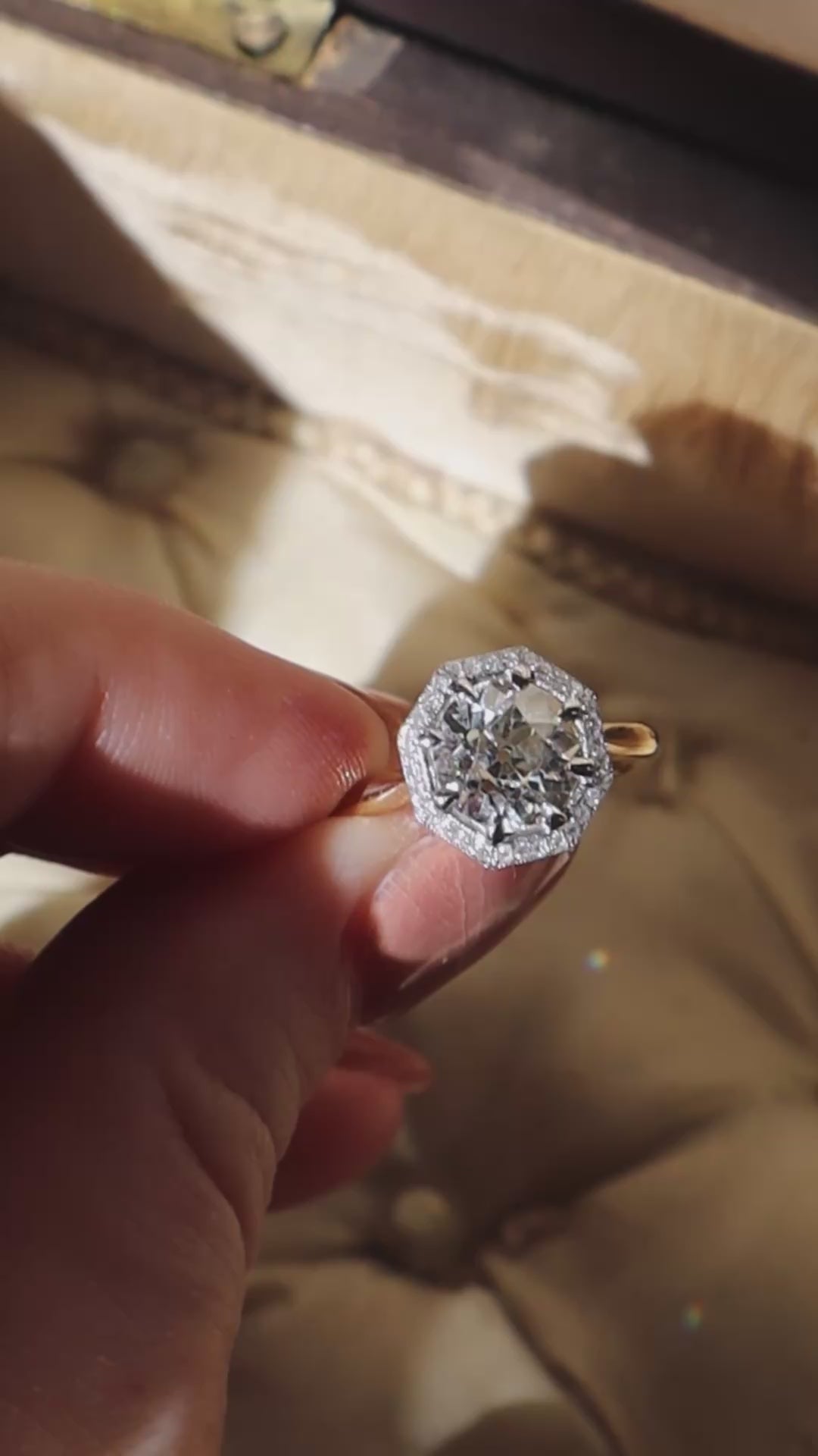 j-k-l color, vs clarity diamond in two-tone setting