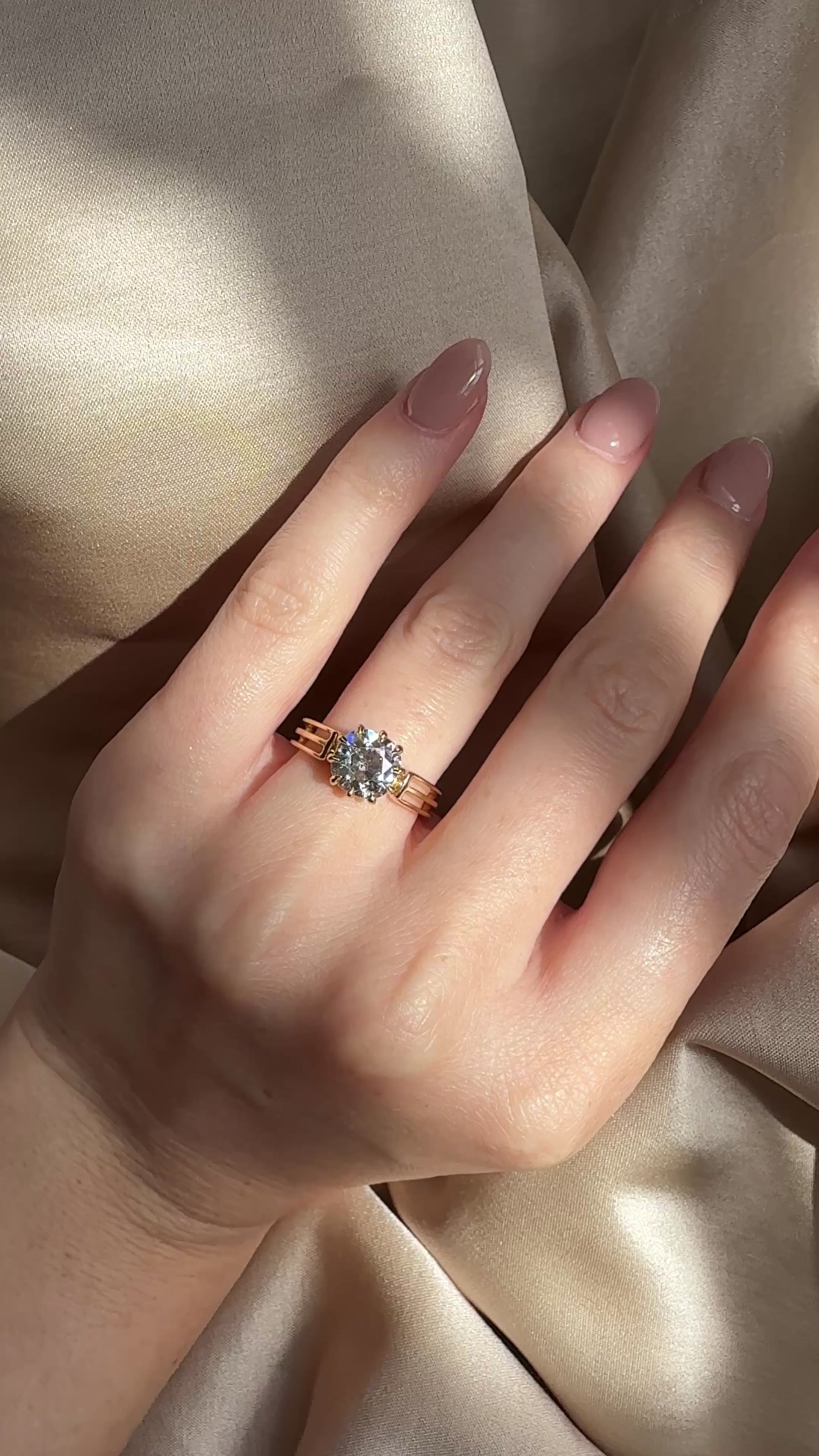 j-k-l color, si-i clarity diamond rings in yellow gold setting