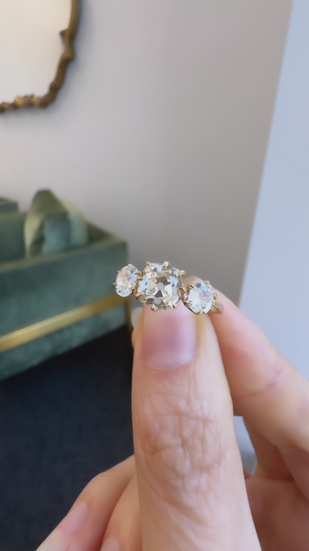 fancy color, si-i clarity diamond in yellow gold setting