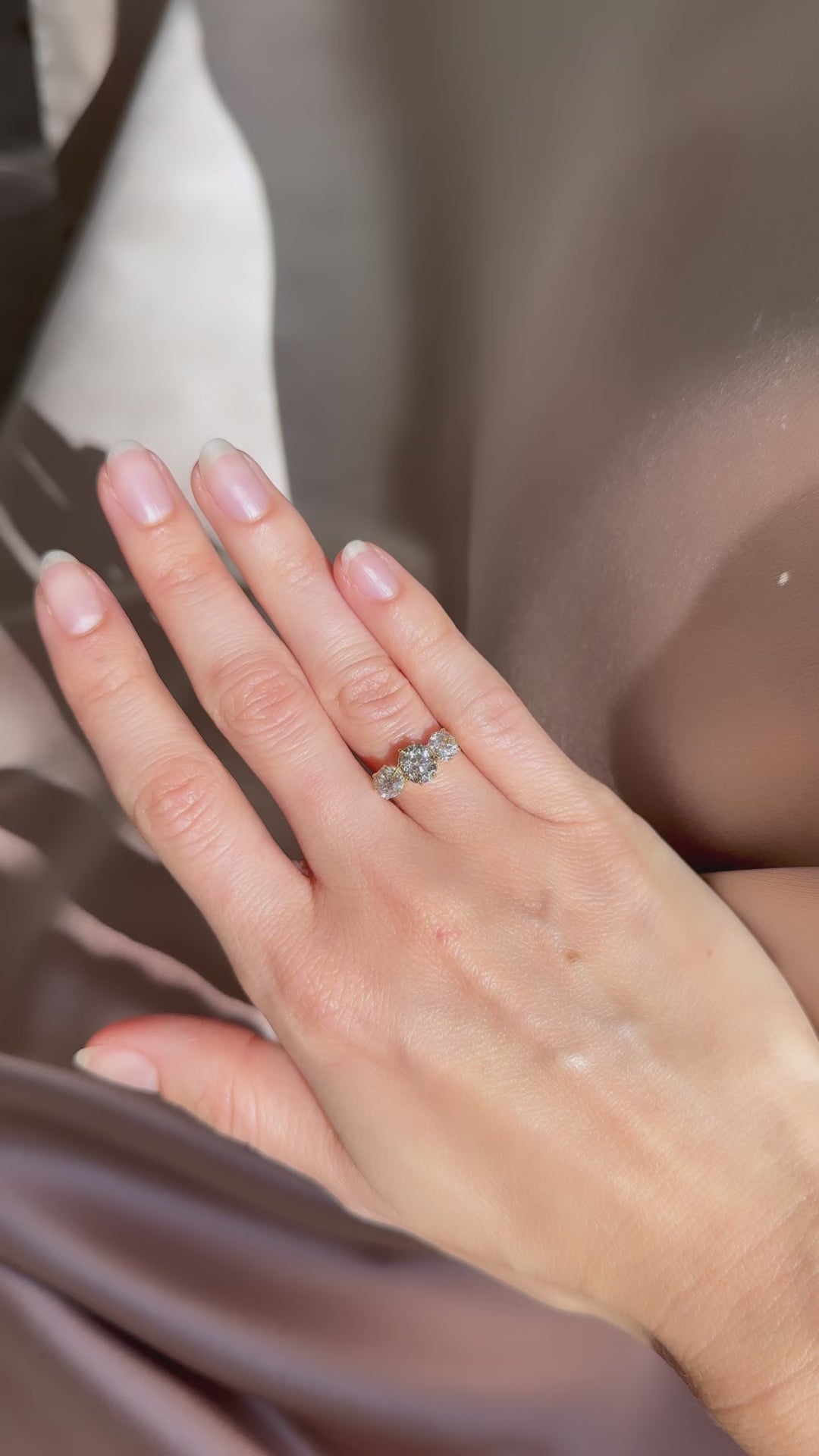 m-z color, vs clarity diamond in yellow gold setting