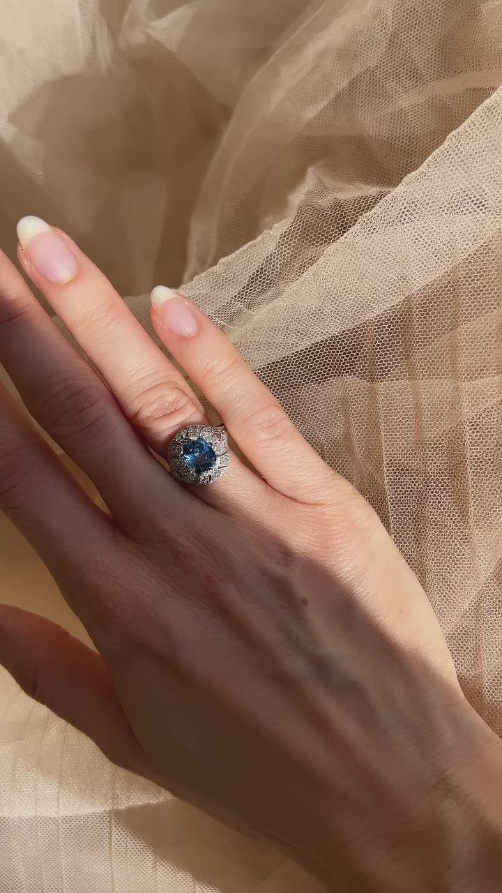 diamond in platinum setting