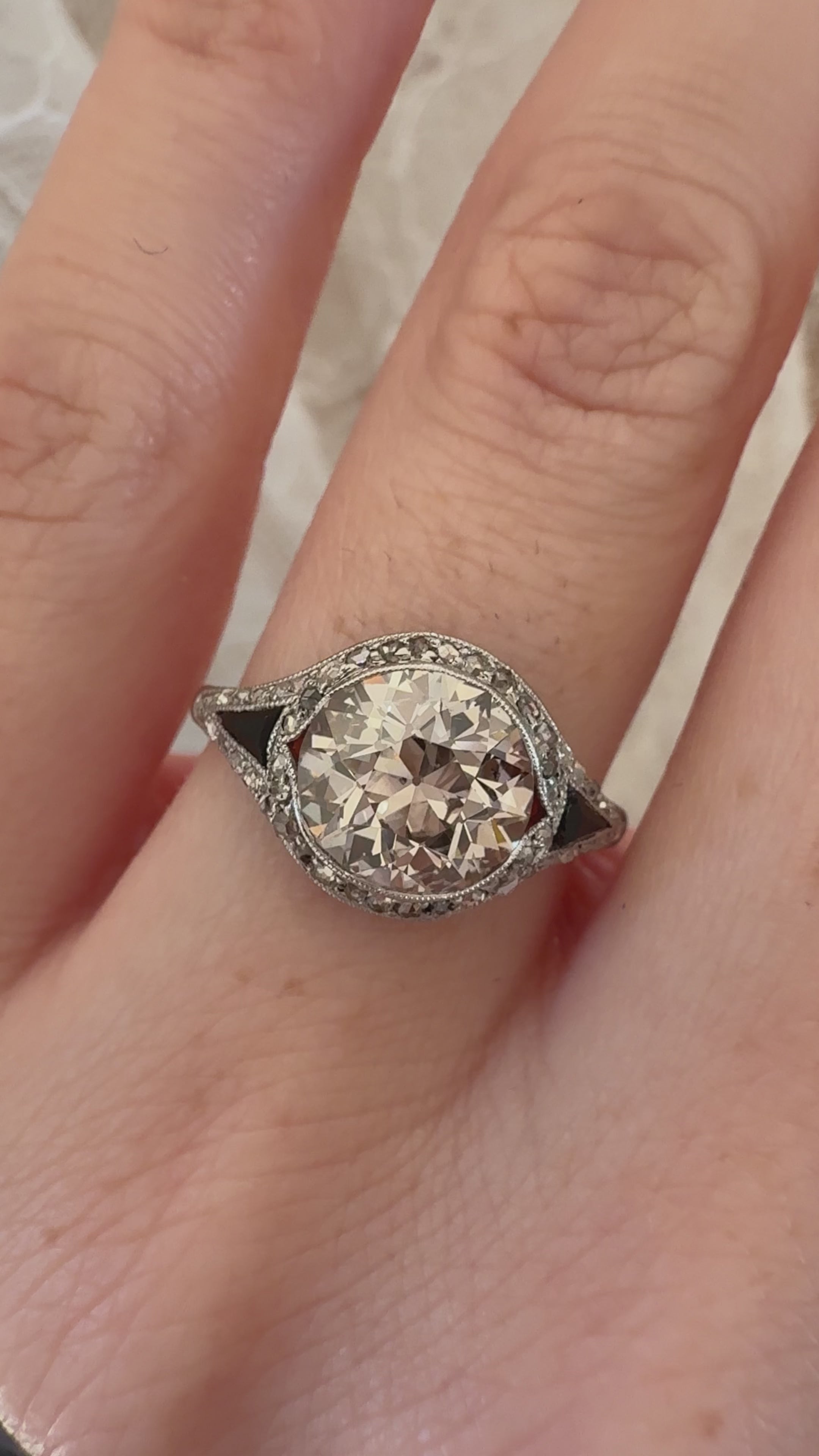 m-z color, si-i clarity in platinum setting