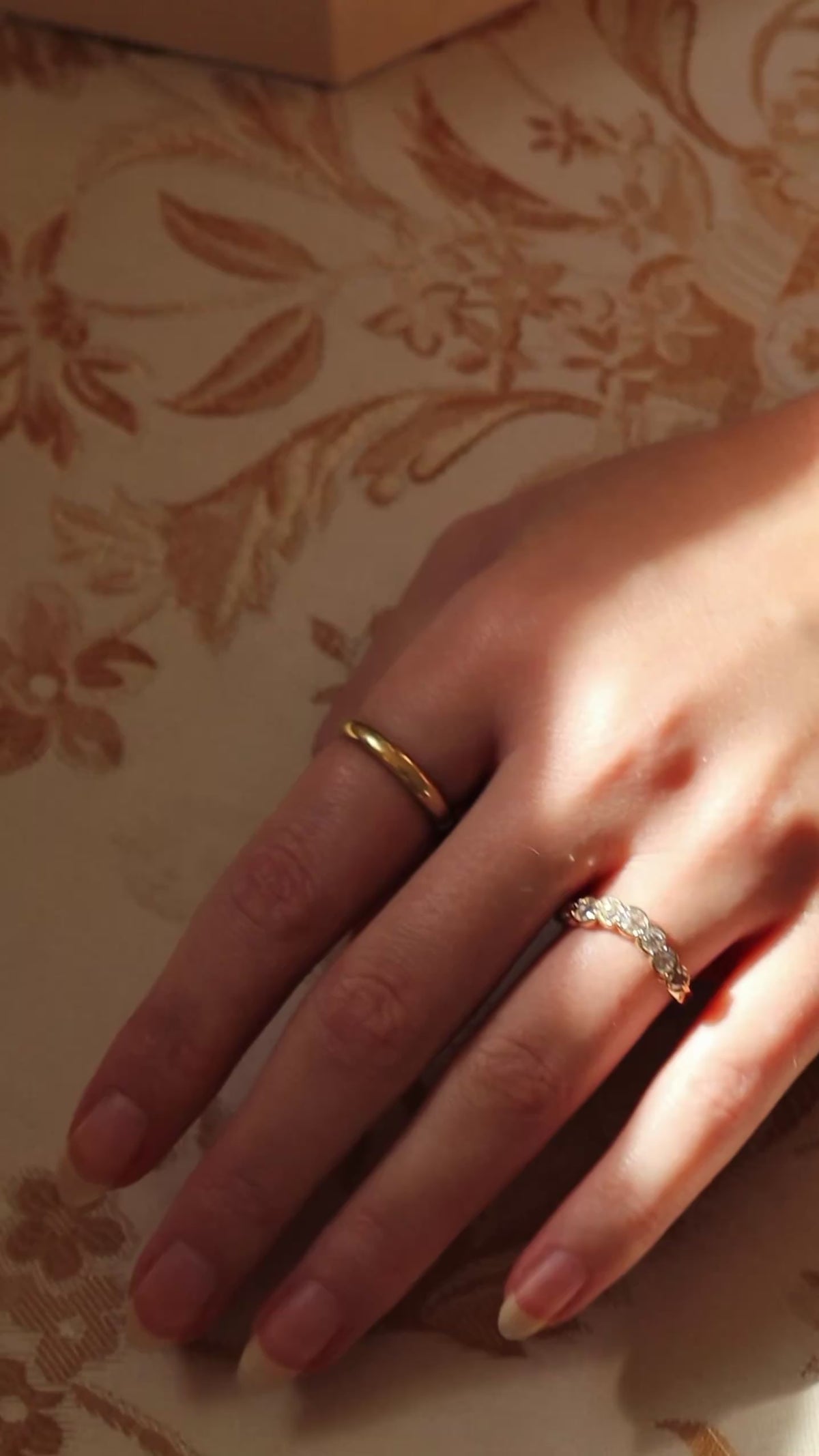j-k-l color, diamond in yellow gold setting