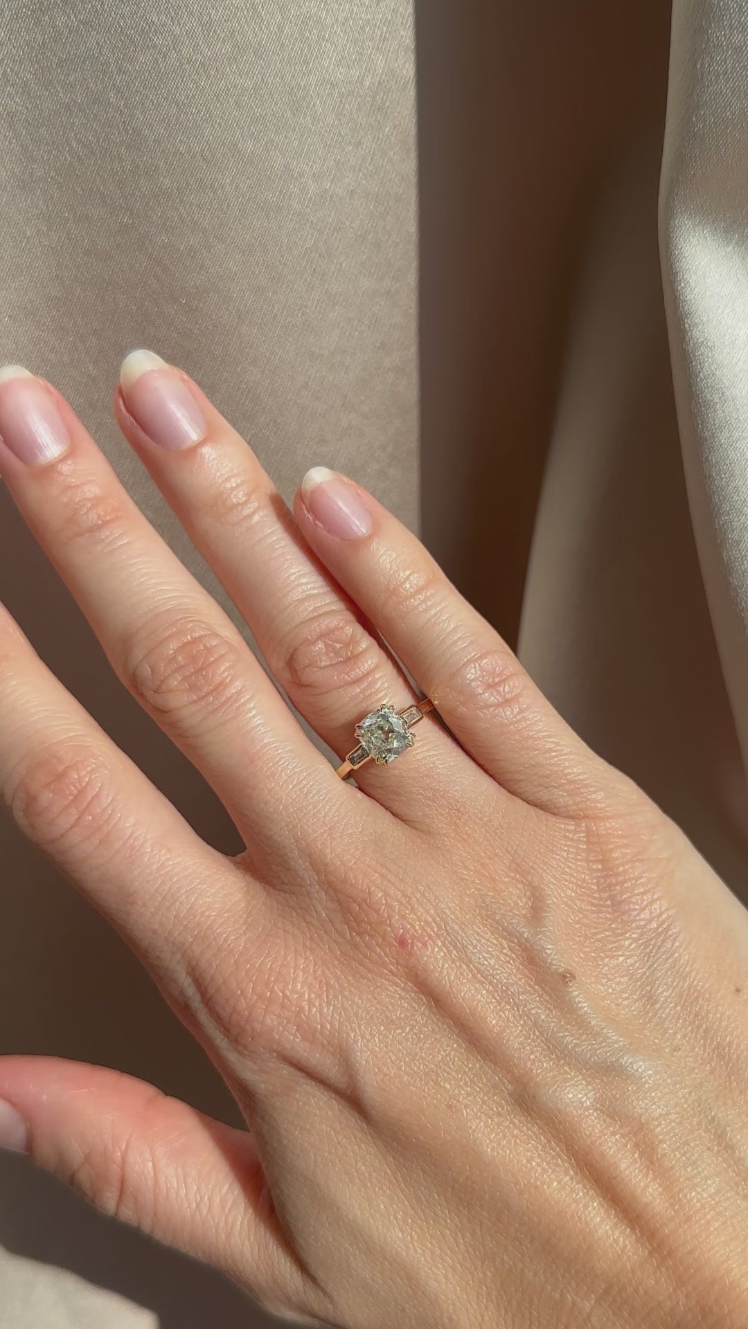 j-k-l color, si-i clarity diamond in yellow gold setting