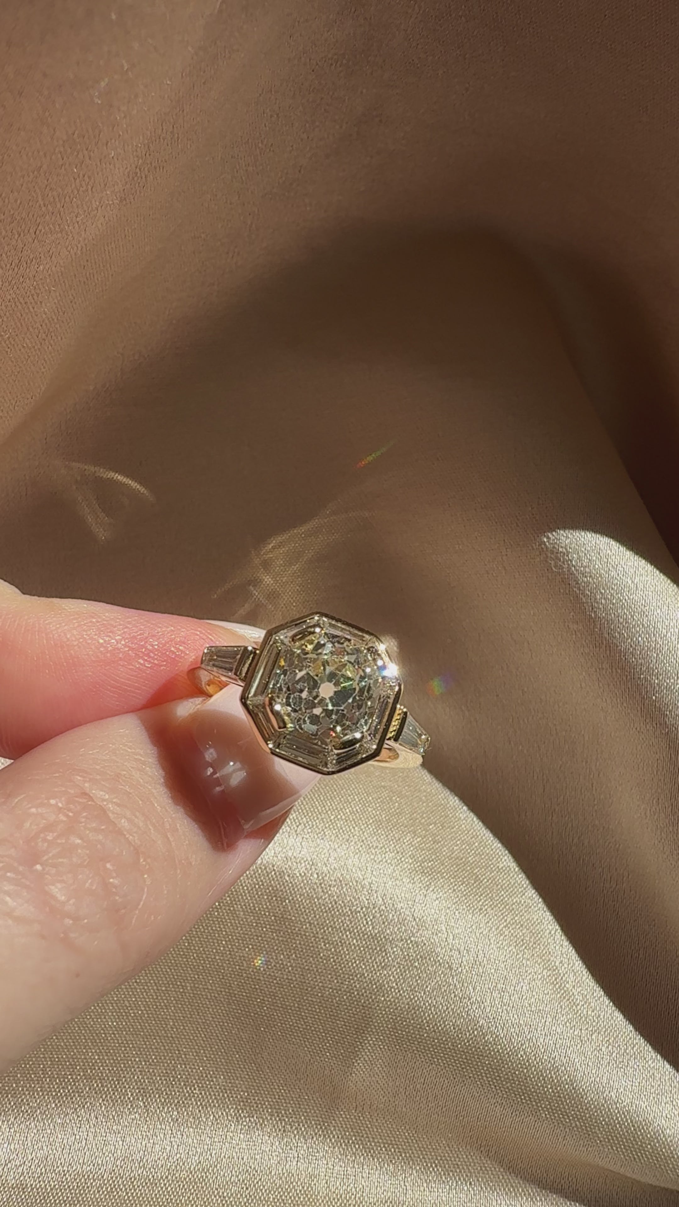 m-z color, vs clarity diamond in yellow gold setting