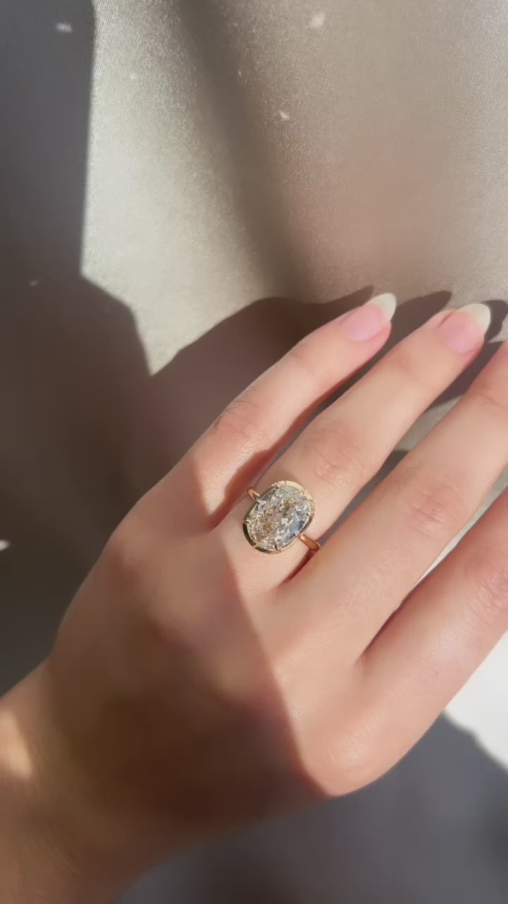 m-z color, diamond in yellow gold setting