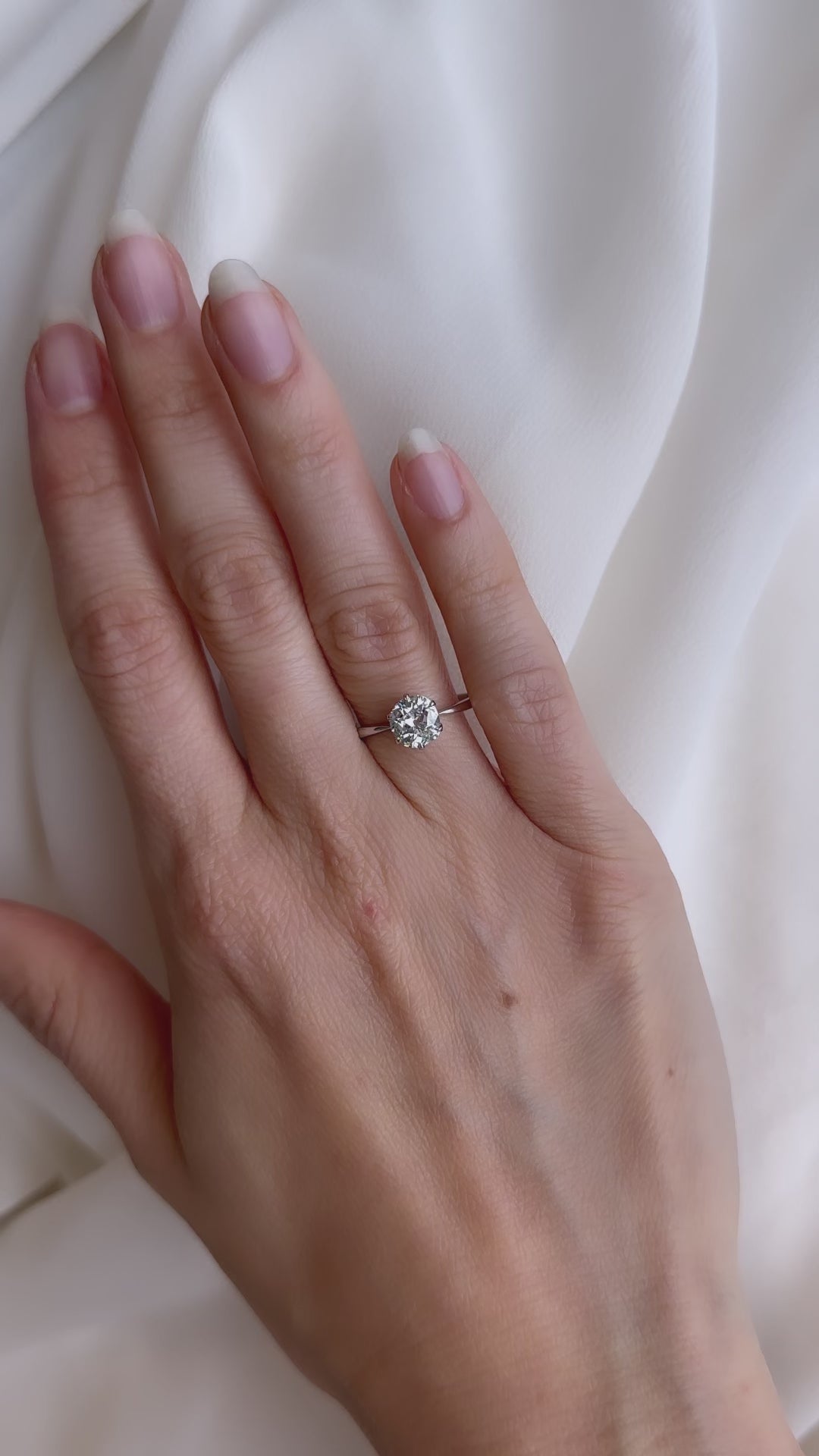 j-k-l color, si-i clarity diamond in platinum setting