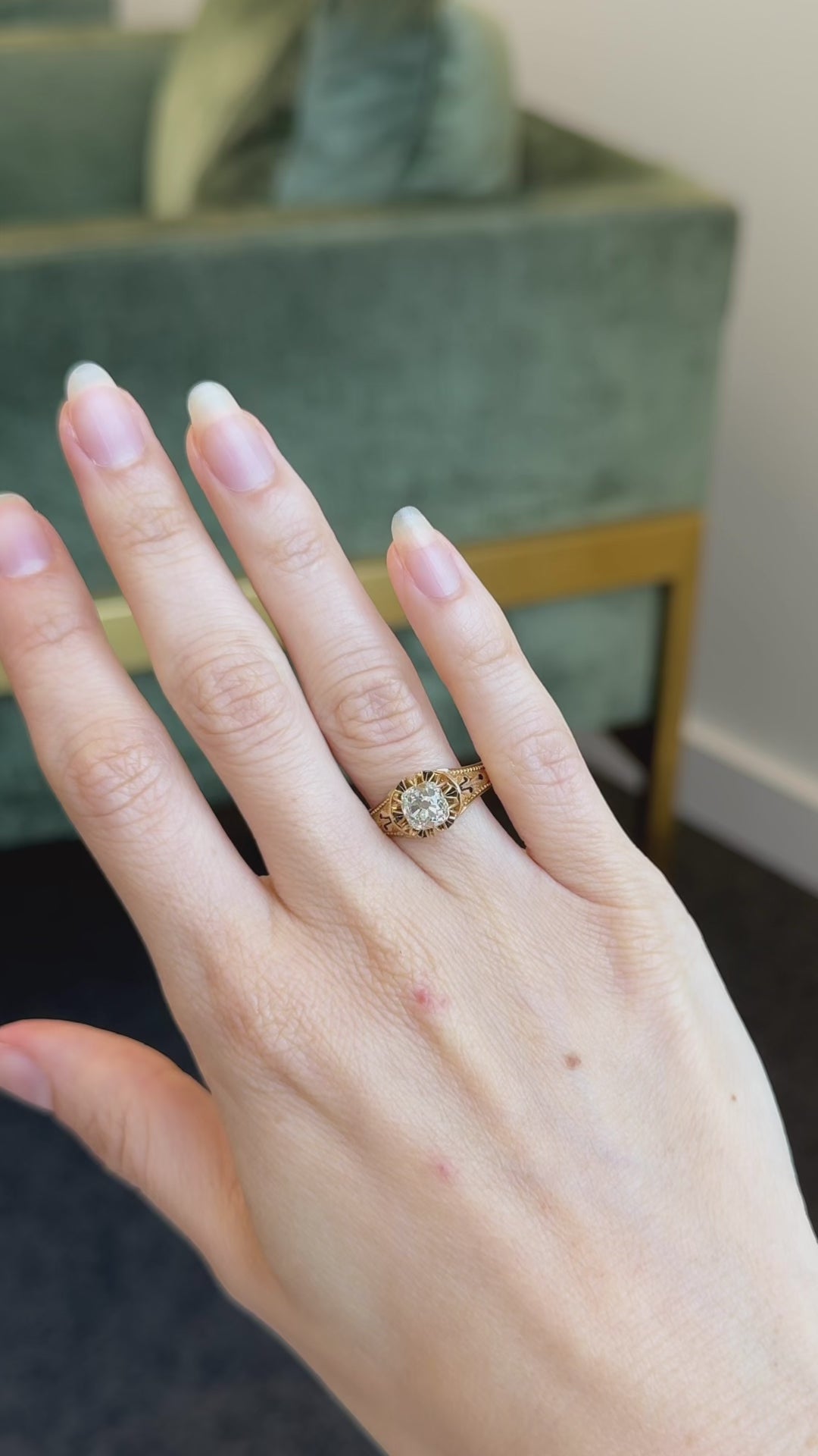 m-z color, si-i clarity diamond in yellow gold setting