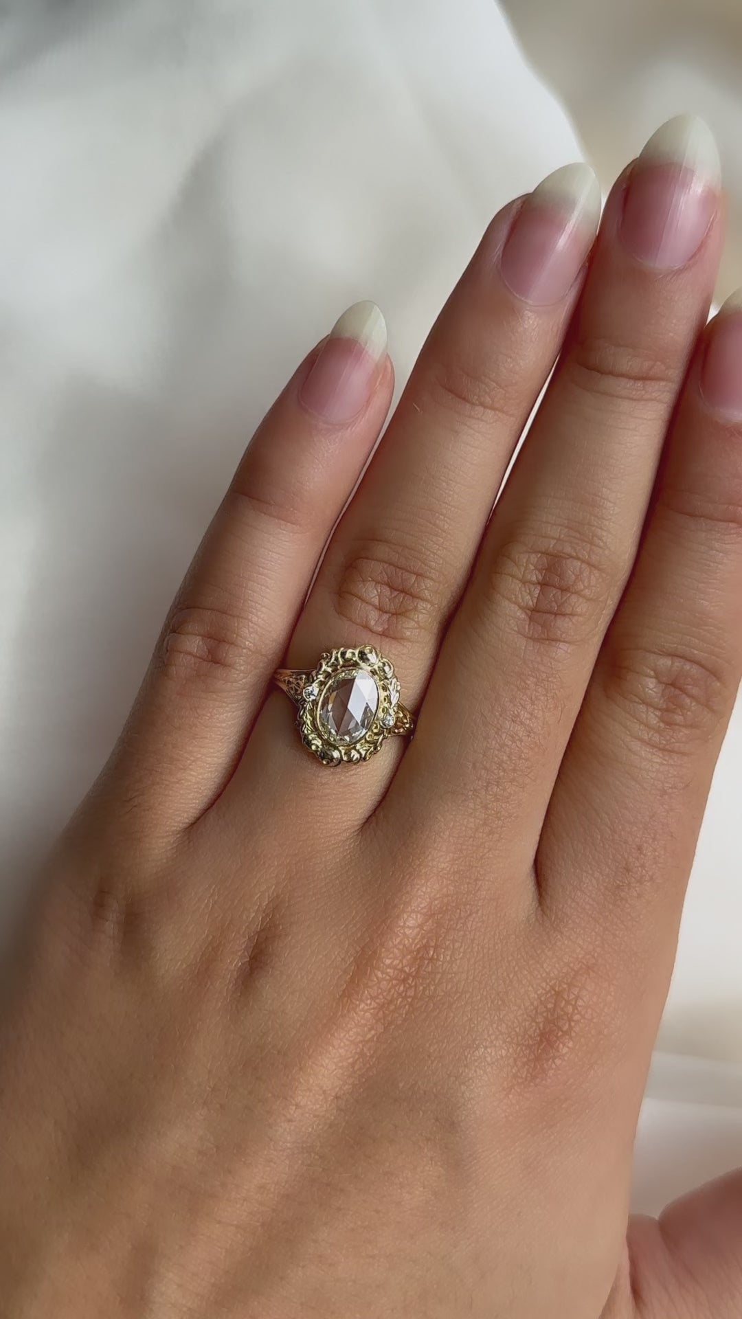 m-z color, si-i clarity diamond in yellow gold setting