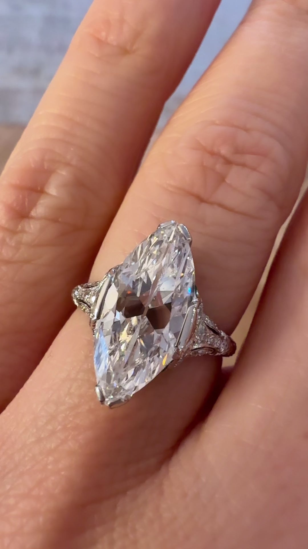 d-e-f color, vs clarity diamond in platinum setting