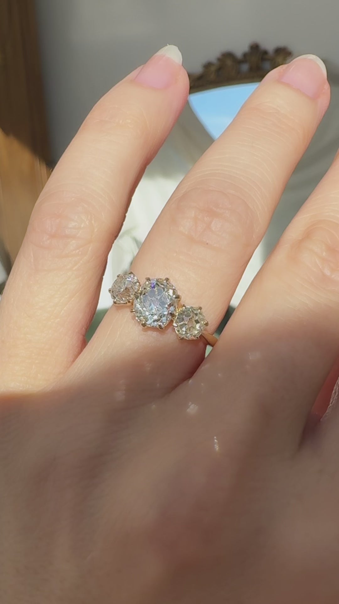 j-k-l color, si-i clarity diamond in yellow gold setting