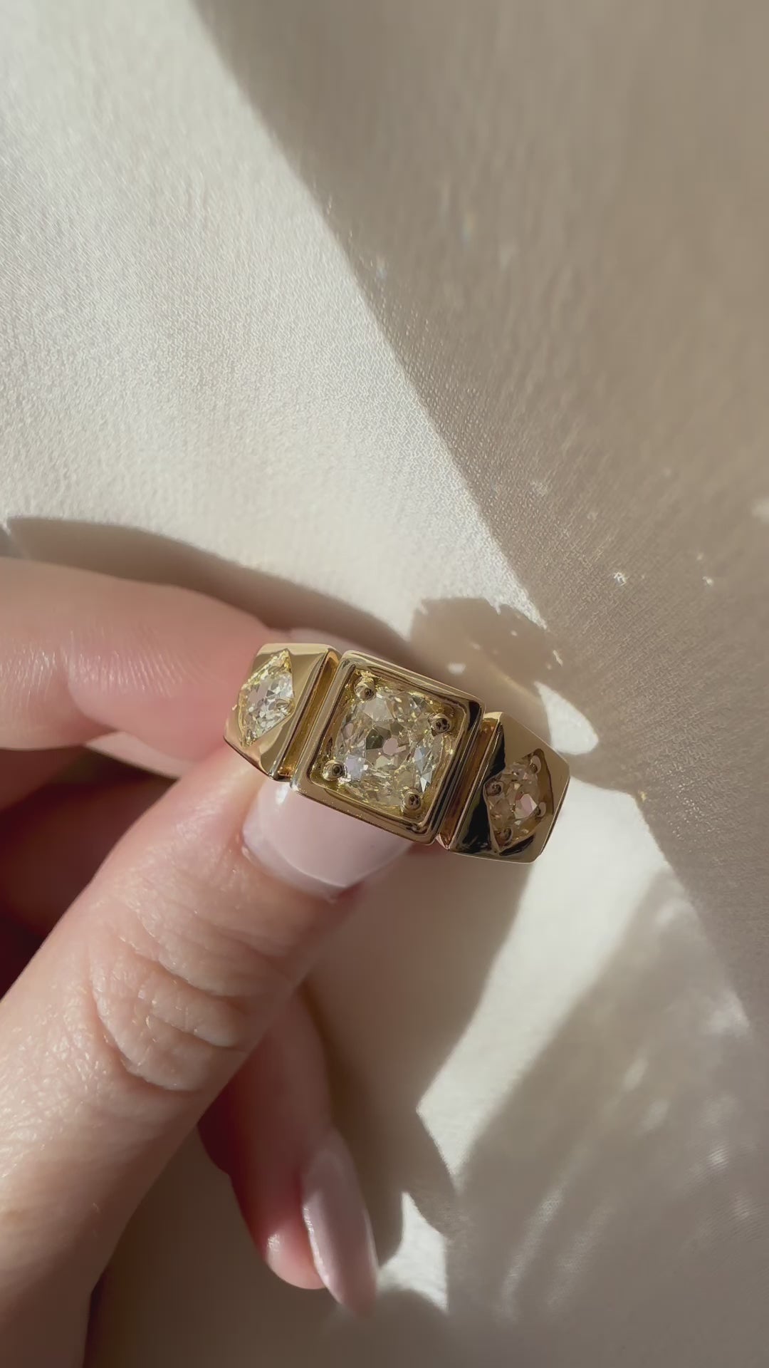 j-k-l color, si-i clarity diamond in yellow gold setting