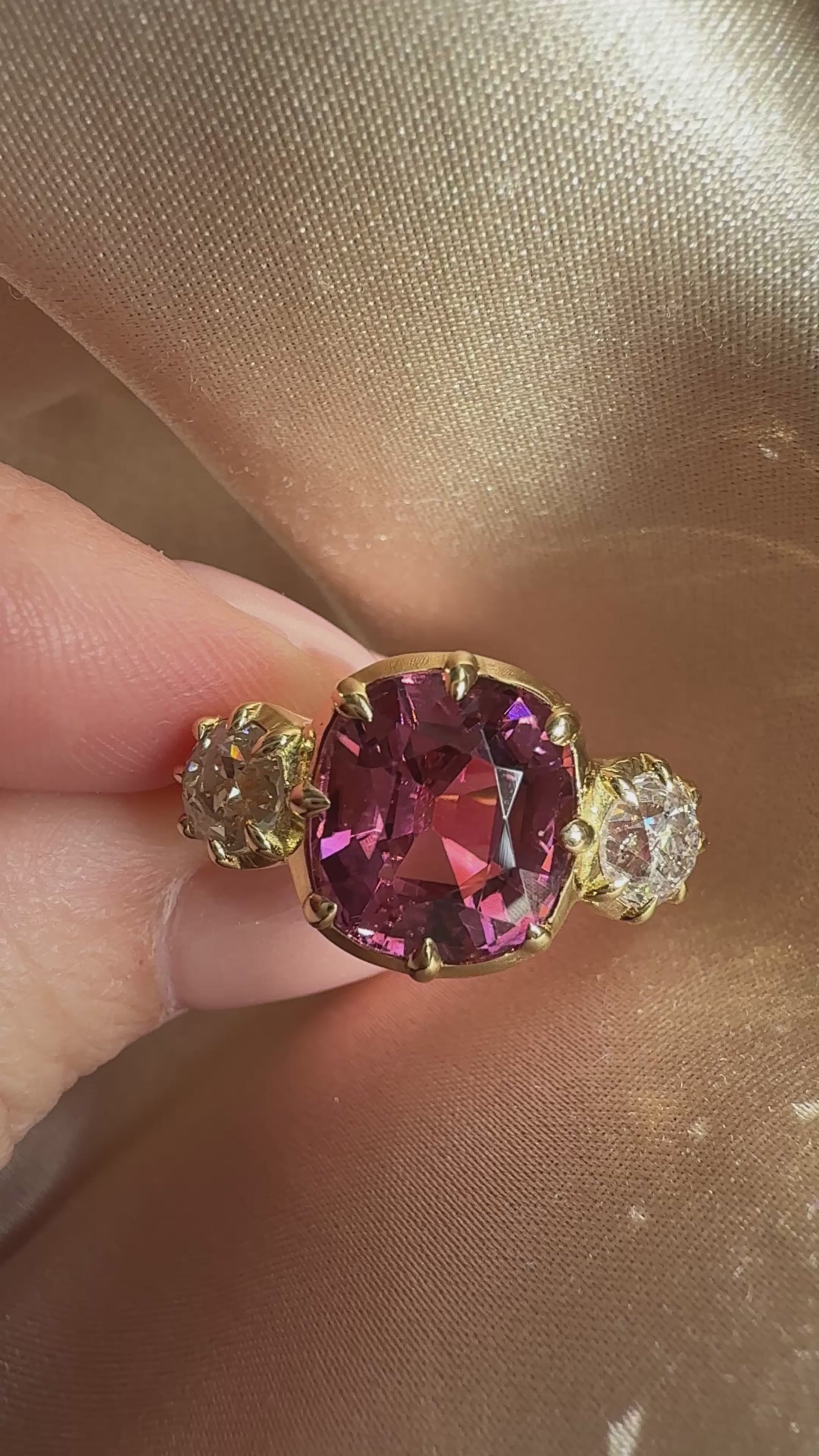 4-5 Carats gemstones  vintage engagement ring