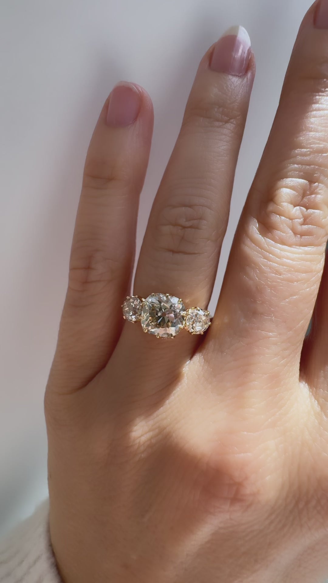 m-z color, si-i clarity diamond in yellow gold setting