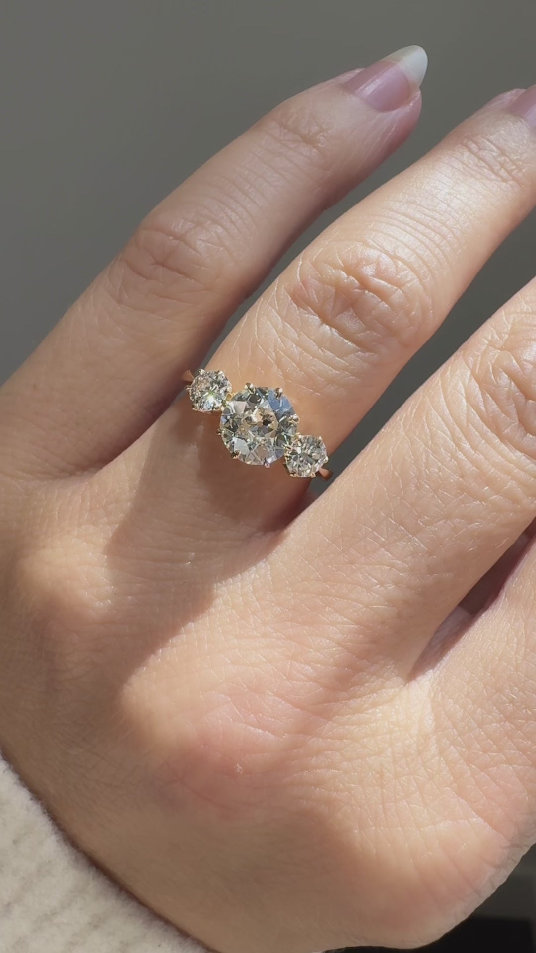 j-k-l color, si-i clarity diamond in yellow gold setting