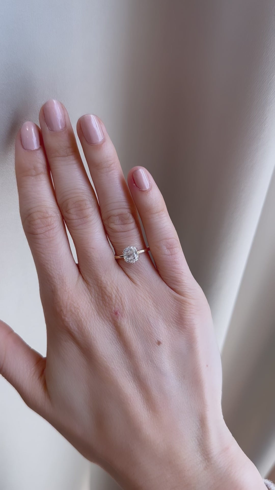 g-h-i color, vs clarity diamond in yellow gold setting