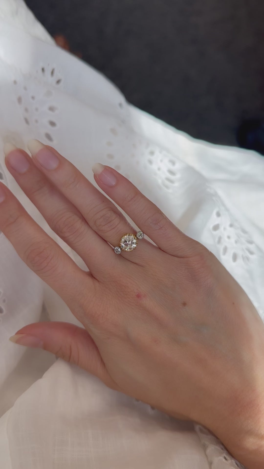 m-z color, si-i clarity diamond uncategorized in two-tone setting