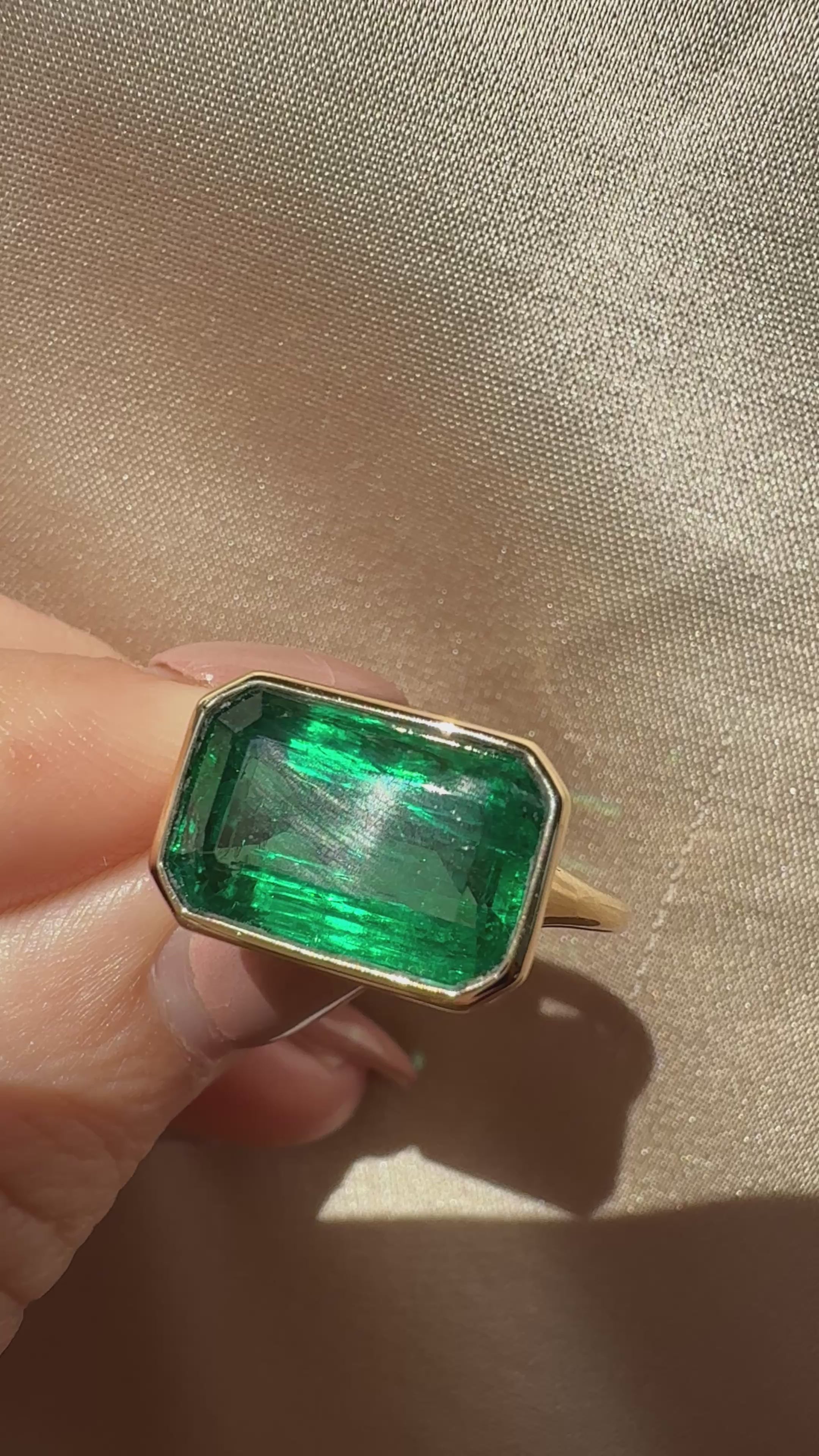 rings in yellow gold setting