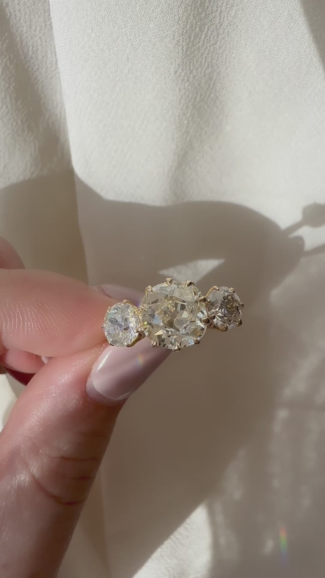 j-k-l color, si-i clarity diamond in yellow gold setting