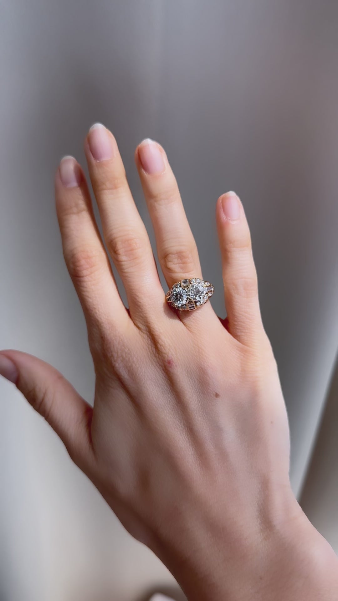 j-k-l color, si-i clarity diamond in yellow gold setting