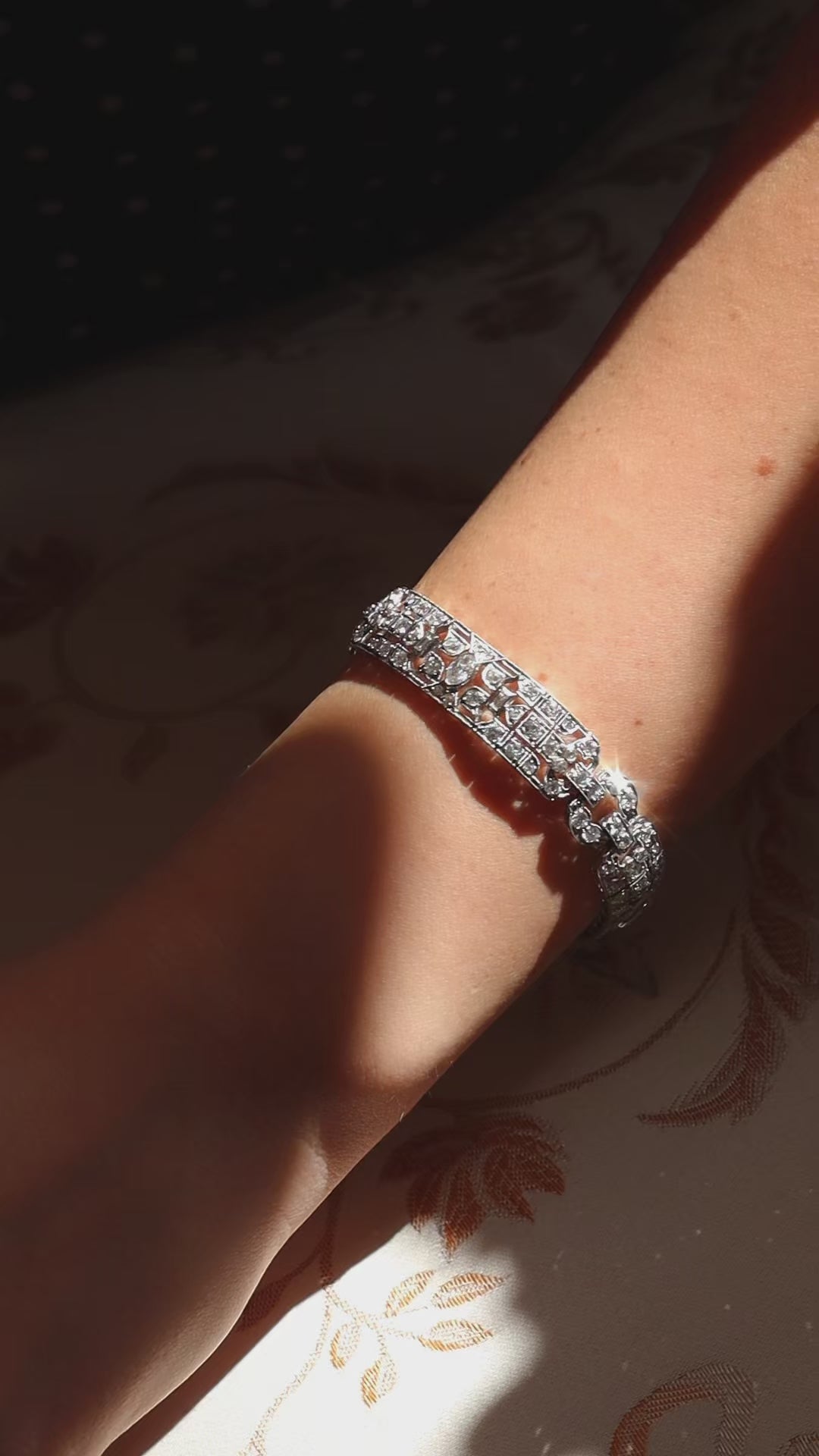 g-h-i color, vs clarity diamond in platinum setting
