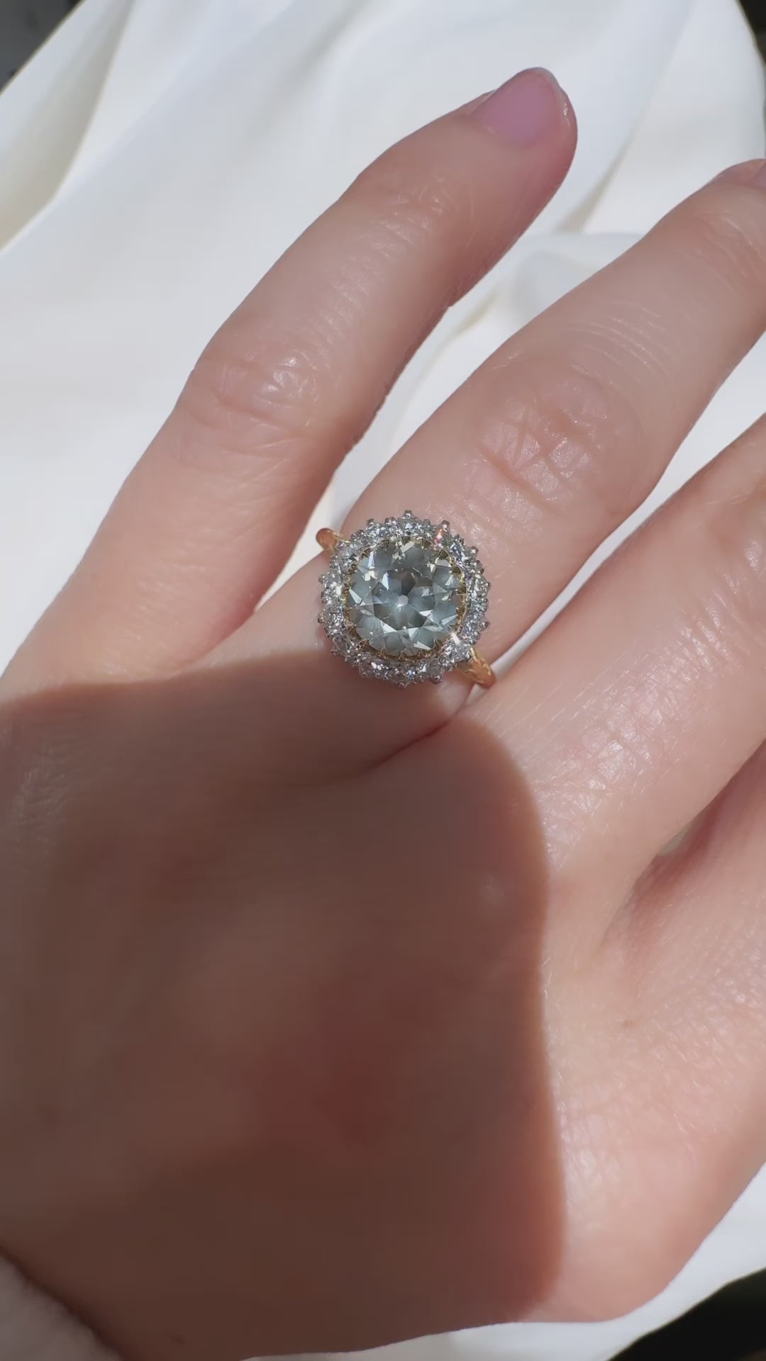 fancy color, si-i clarity diamond in two-tone setting