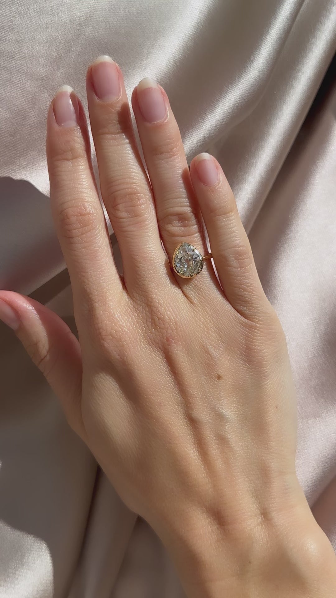 j-k-l color, si-i clarity diamond in yellow gold setting