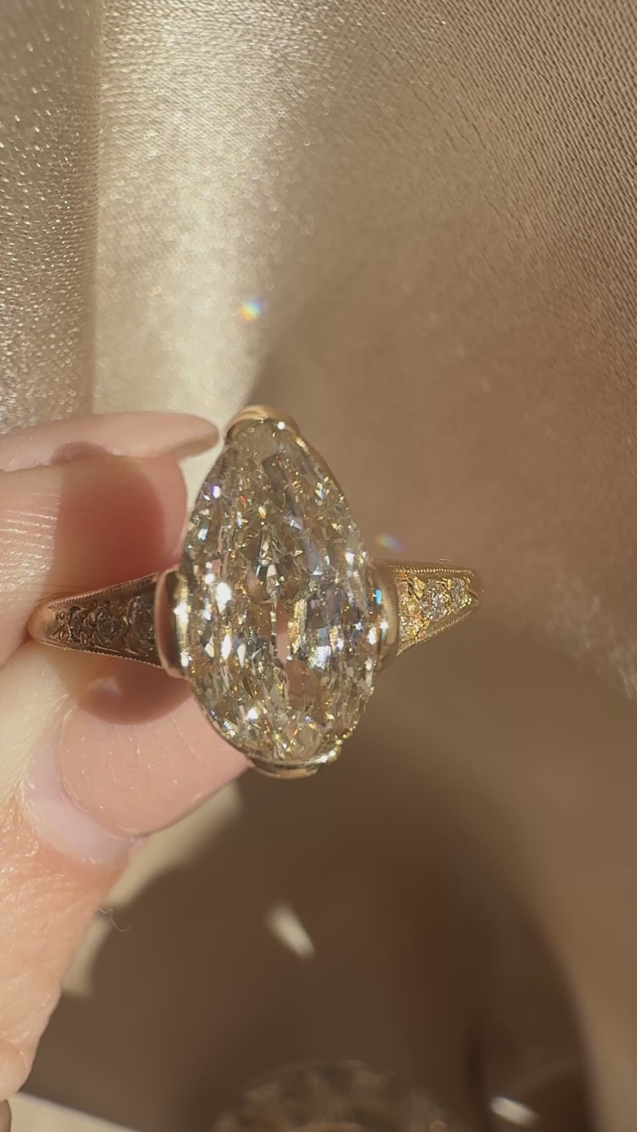 j-k-l color, si-i clarity diamond rings in yellow gold setting