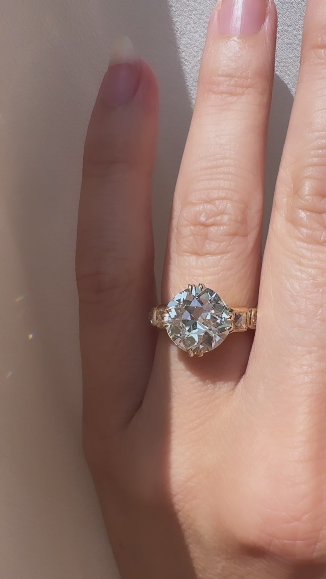 j-k-l color, si-i clarity diamond in yellow gold setting