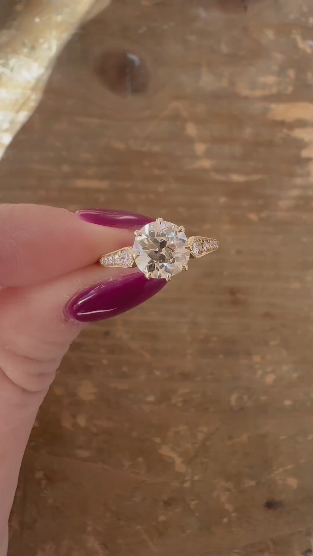 j-k-l color, si-i clarity diamond in yellow gold setting