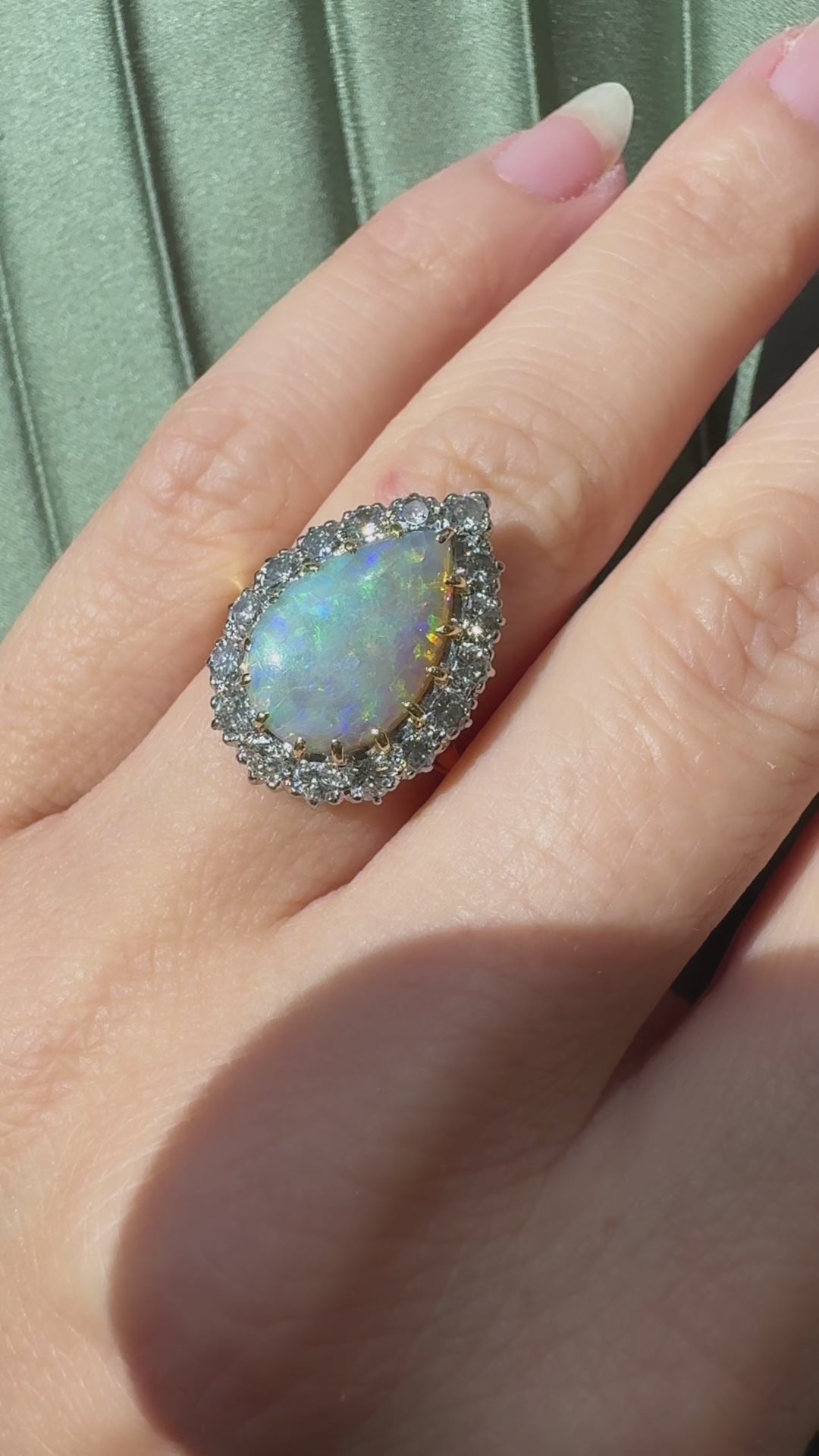 g-h-i color, si-i clarity diamond in yellow gold setting