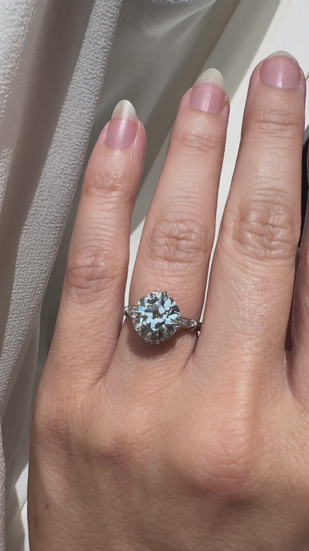 j-k-l color, si-i clarity diamond in platinum setting