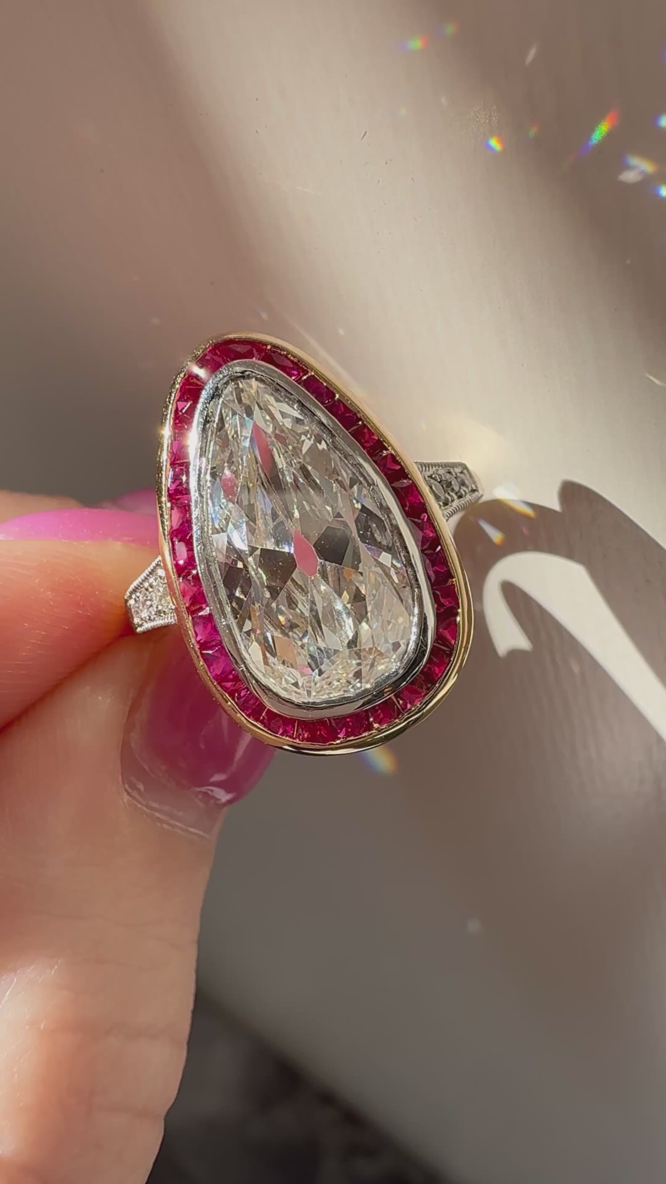 g-h-i color, si-i clarity diamond in two-tone setting