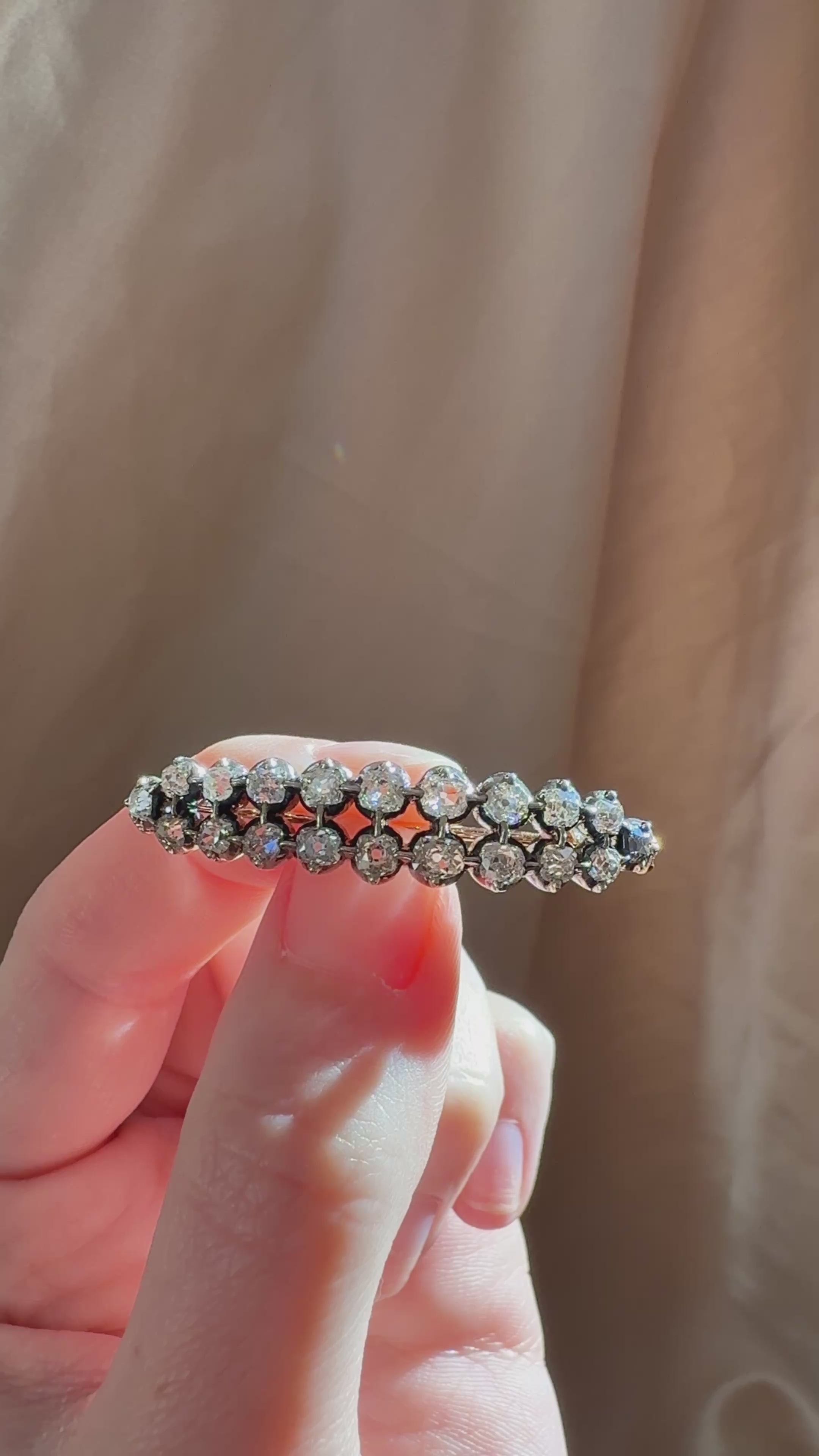 g-h-i color, vs clarity diamond in two-tone setting