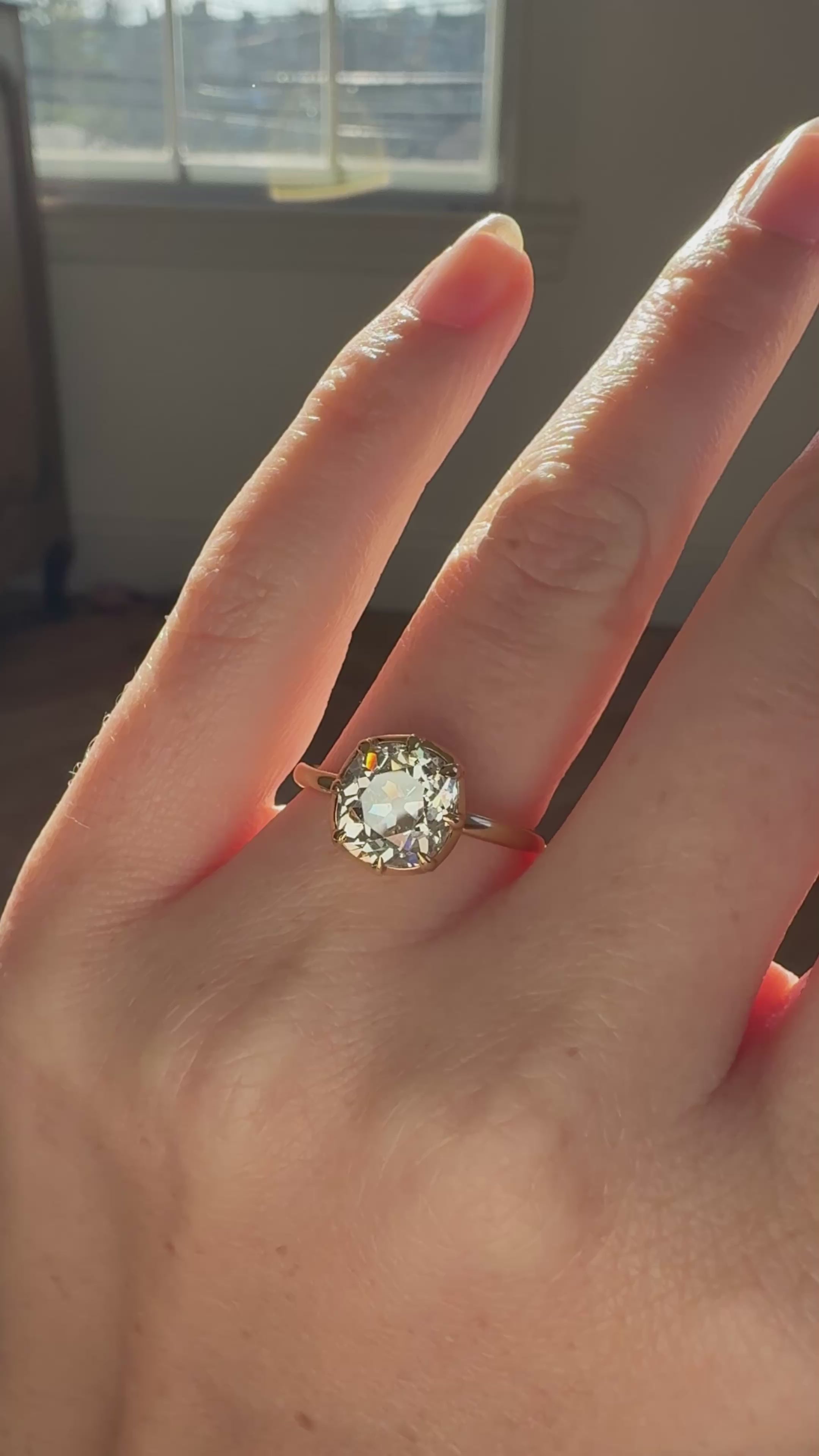 m-z color, si-i clarity diamond in yellow gold setting