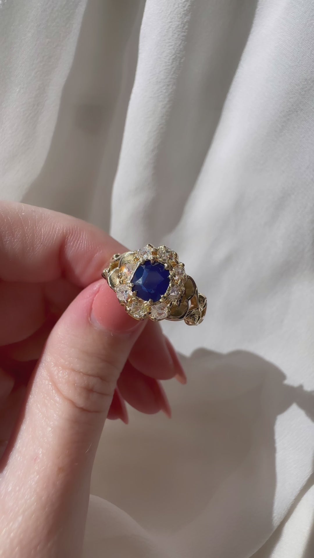 j-k-l color, si-i clarity diamond in yellow gold setting