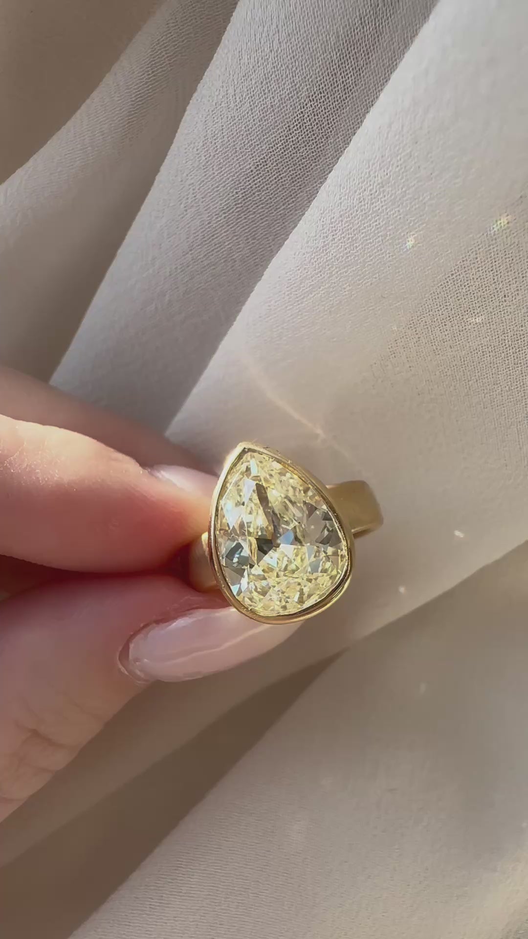 Pear cut diamond Books