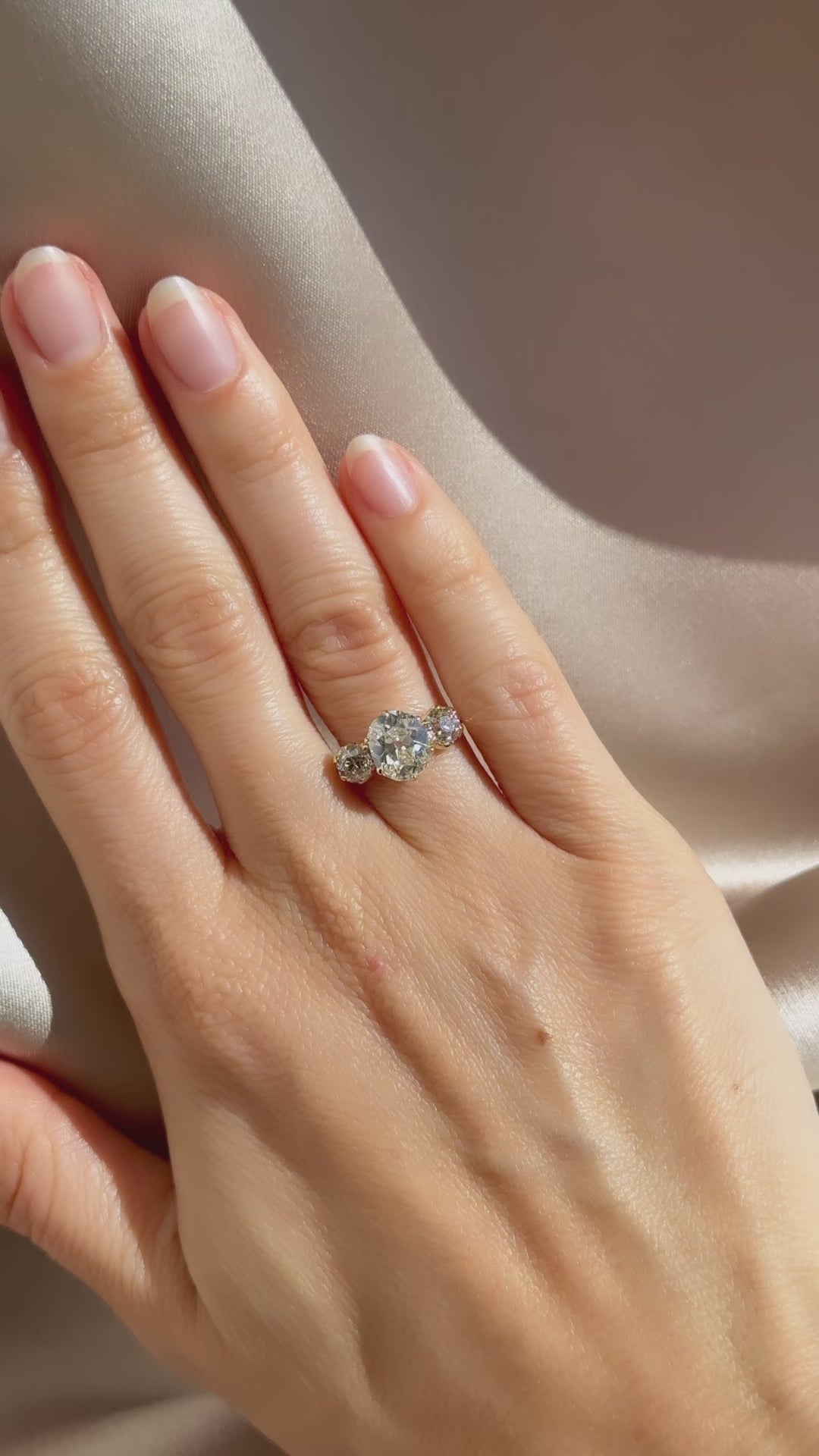 j-k-l color, si-i clarity diamond in yellow gold setting